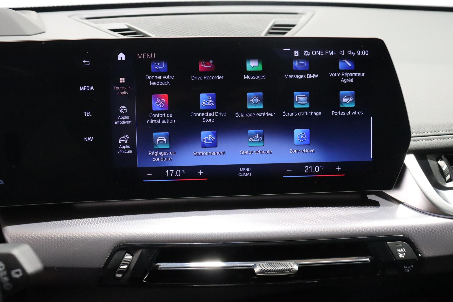 BMW X1 30e xDrive paddles-image-17