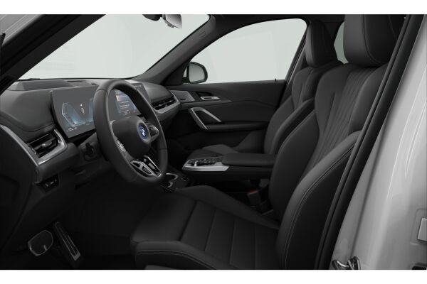 BMW X1 30e xDrive paddles-image-3
