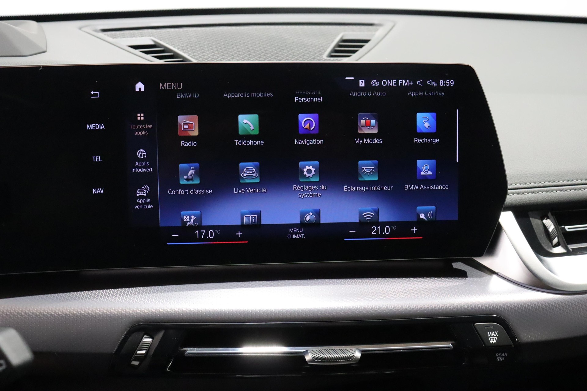BMW X1 30e xDrive paddles-image-13