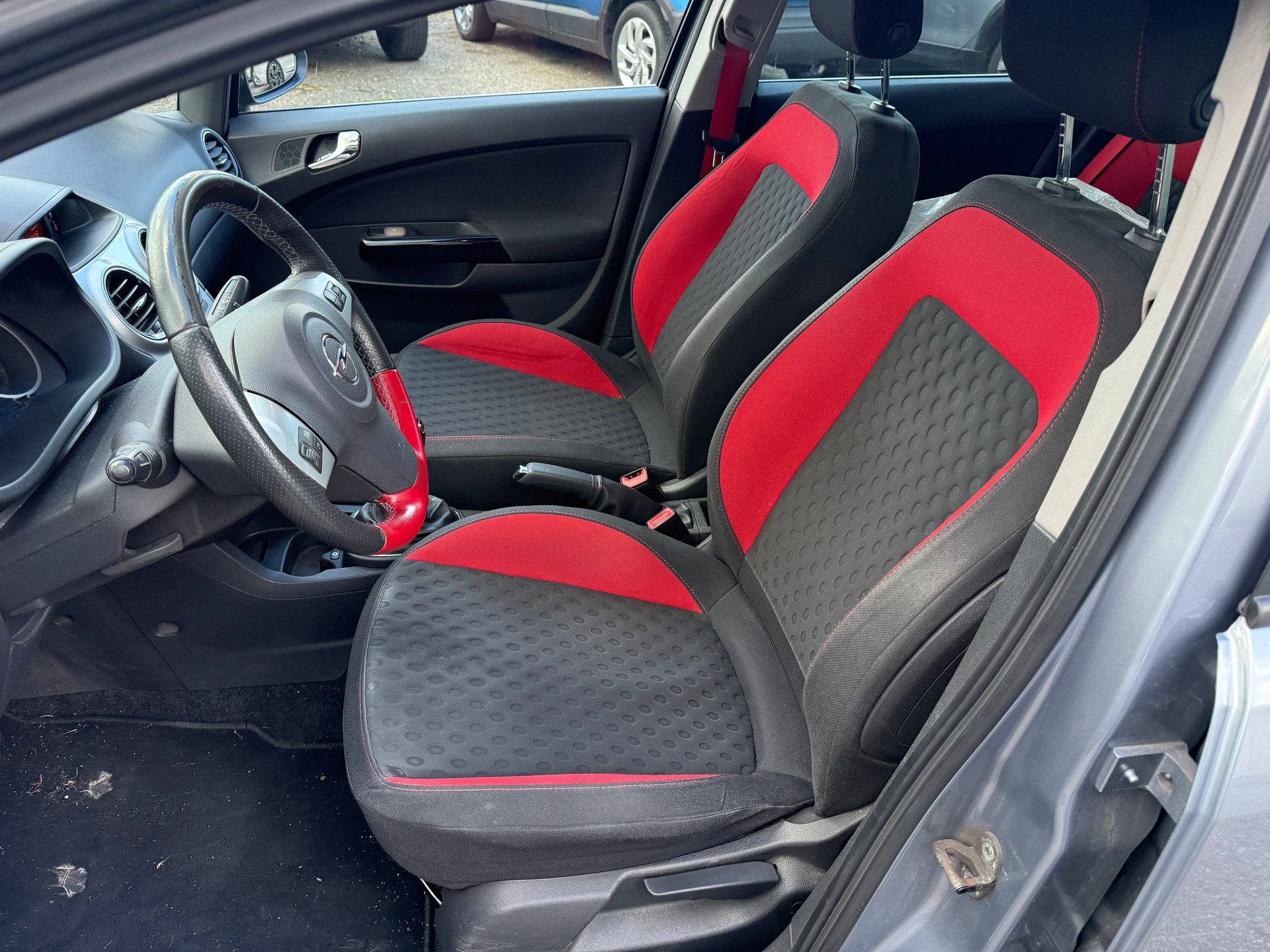 OPEL Corsa 1.6 Turbo GSi-image-3
