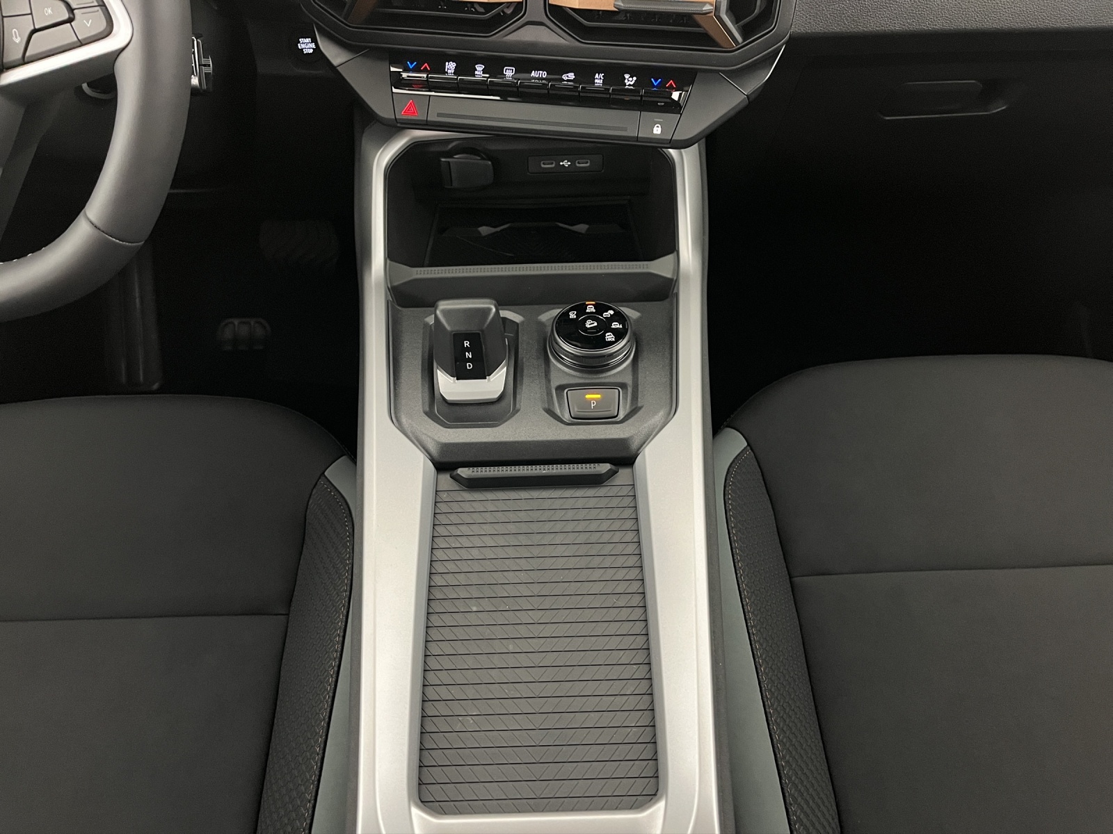DACIA Bigster 1.2 Hybrid Extreme 4WD-image-13