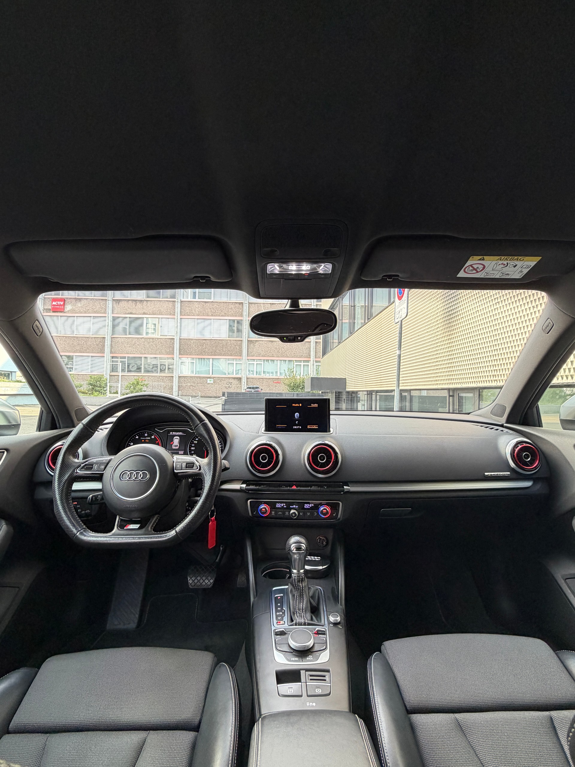 AUDI A3 Sportback 1.4 TFSI Ambition S-tronic-image-9