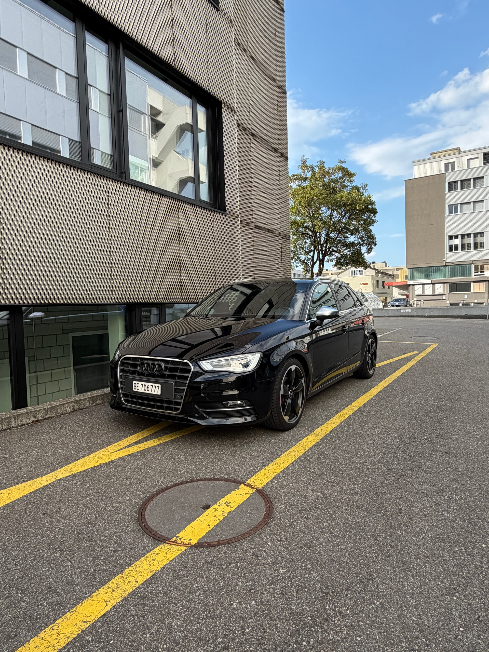 AUDI A3 Sportback 1.4 TFSI Ambition S-tronic-image-2