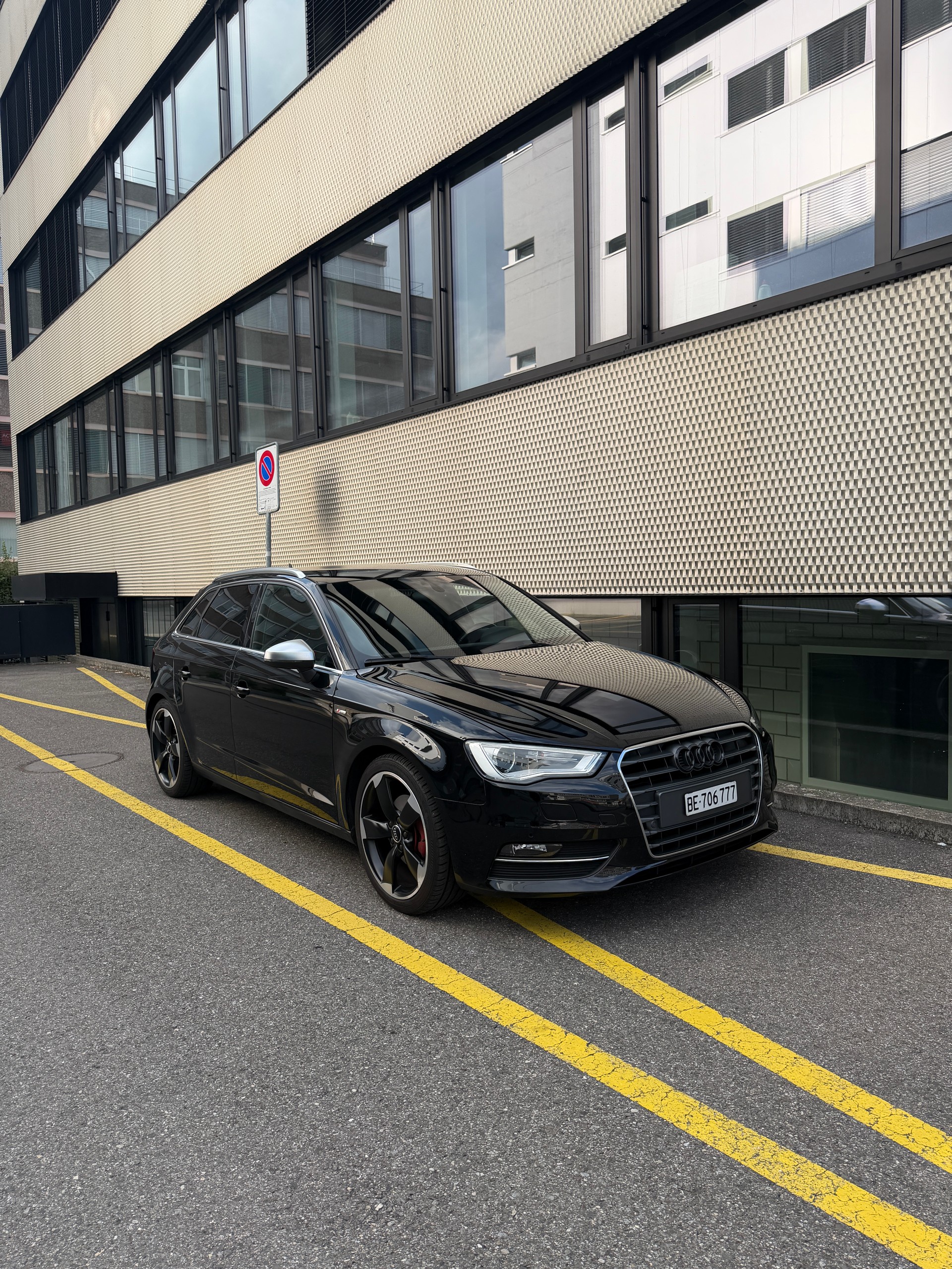 AUDI A3 Sportback 1.4 TFSI Ambition S-tronic-image-6
