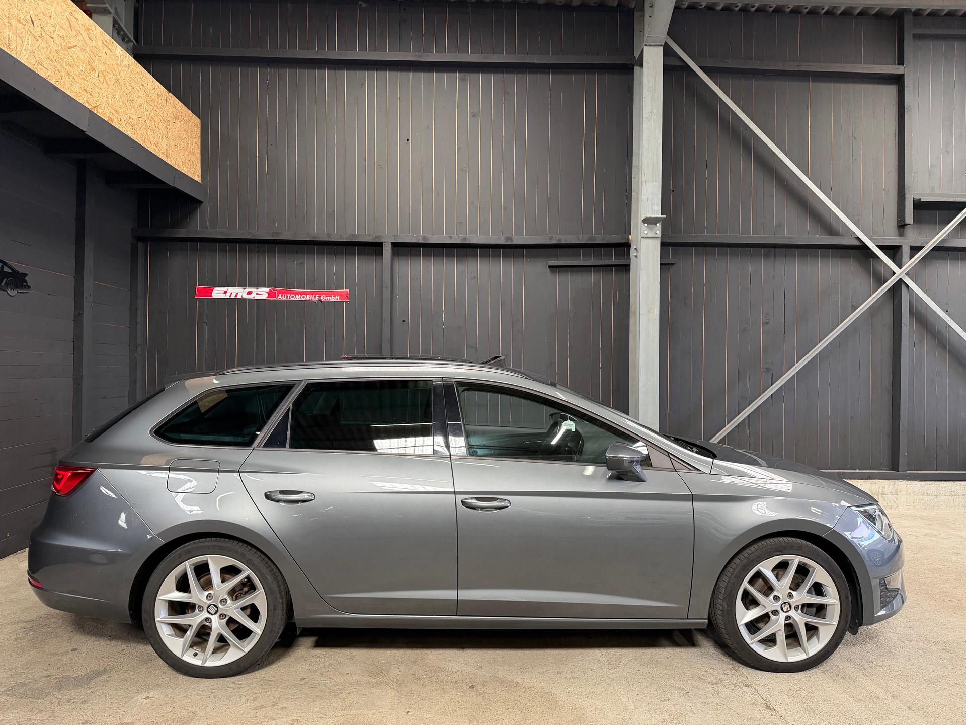 SEAT Leon ST 1.8 TSI FR DSG-image-3