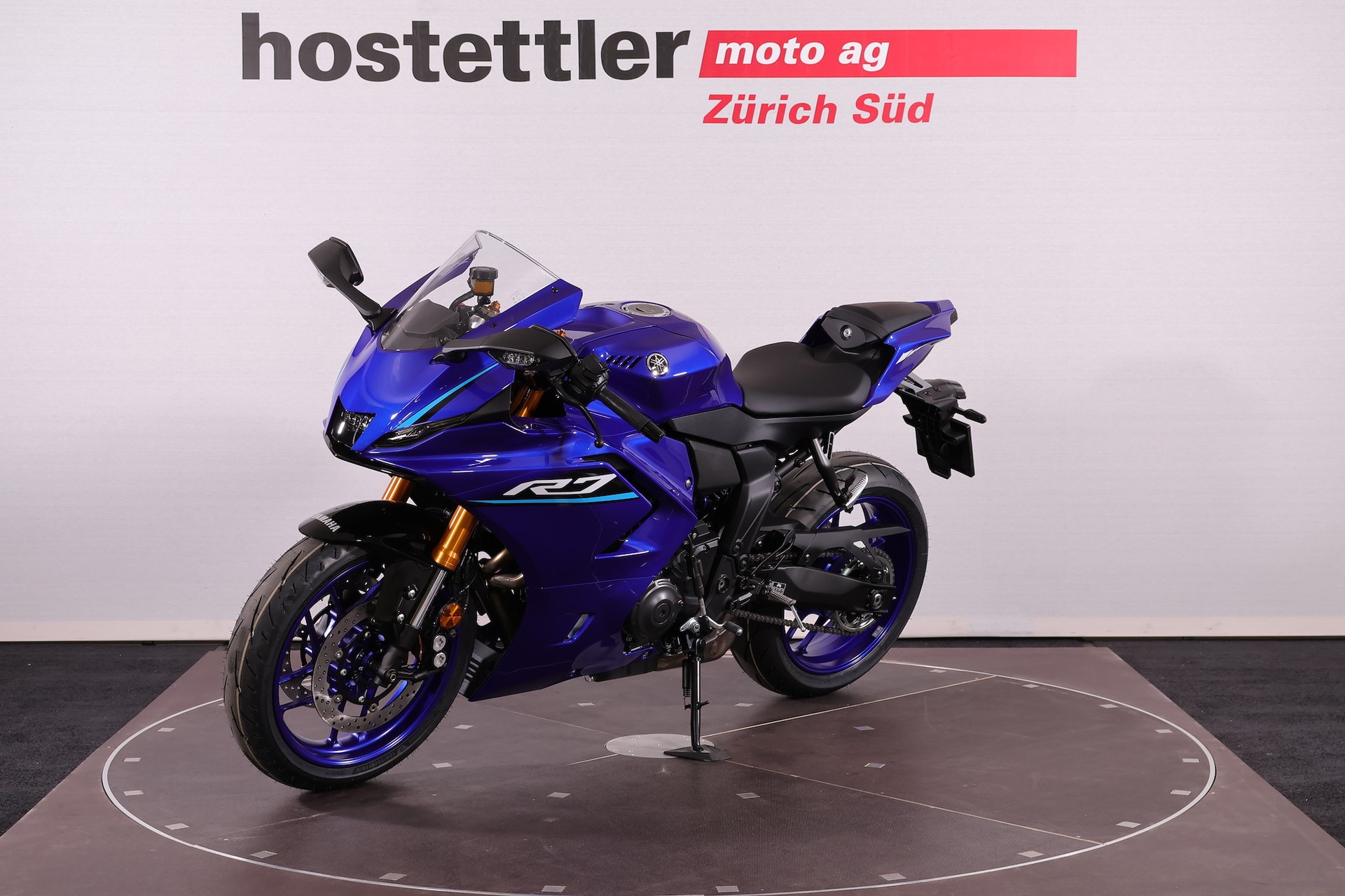 YAMAHA R7-showroom-element-1