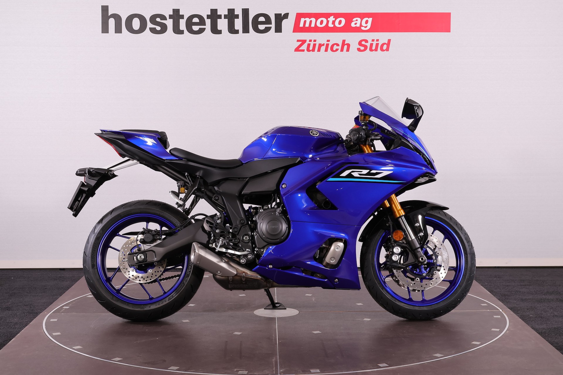 YAMAHA R7-showroom-element-3