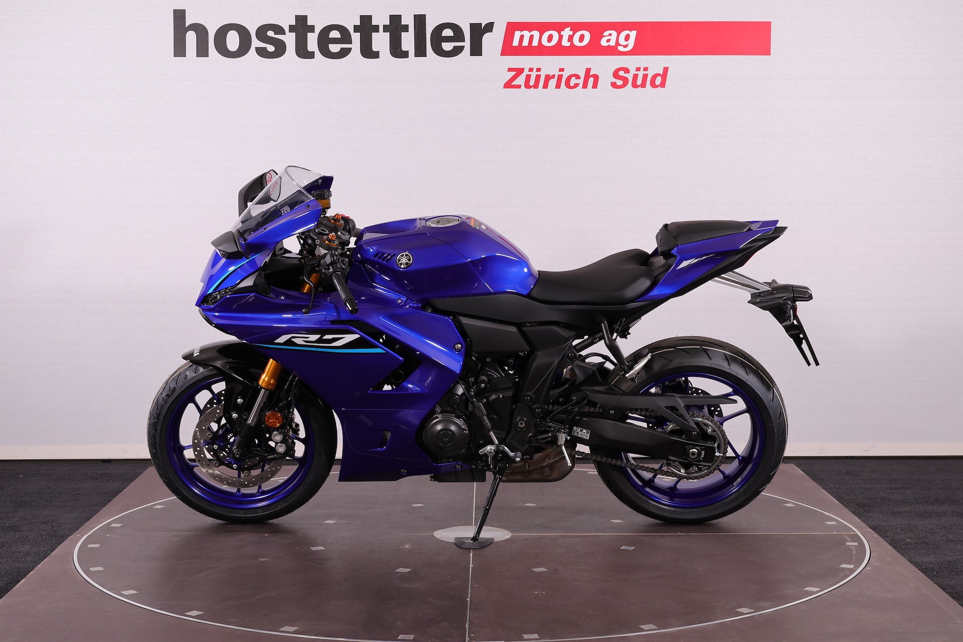 YAMAHA R7