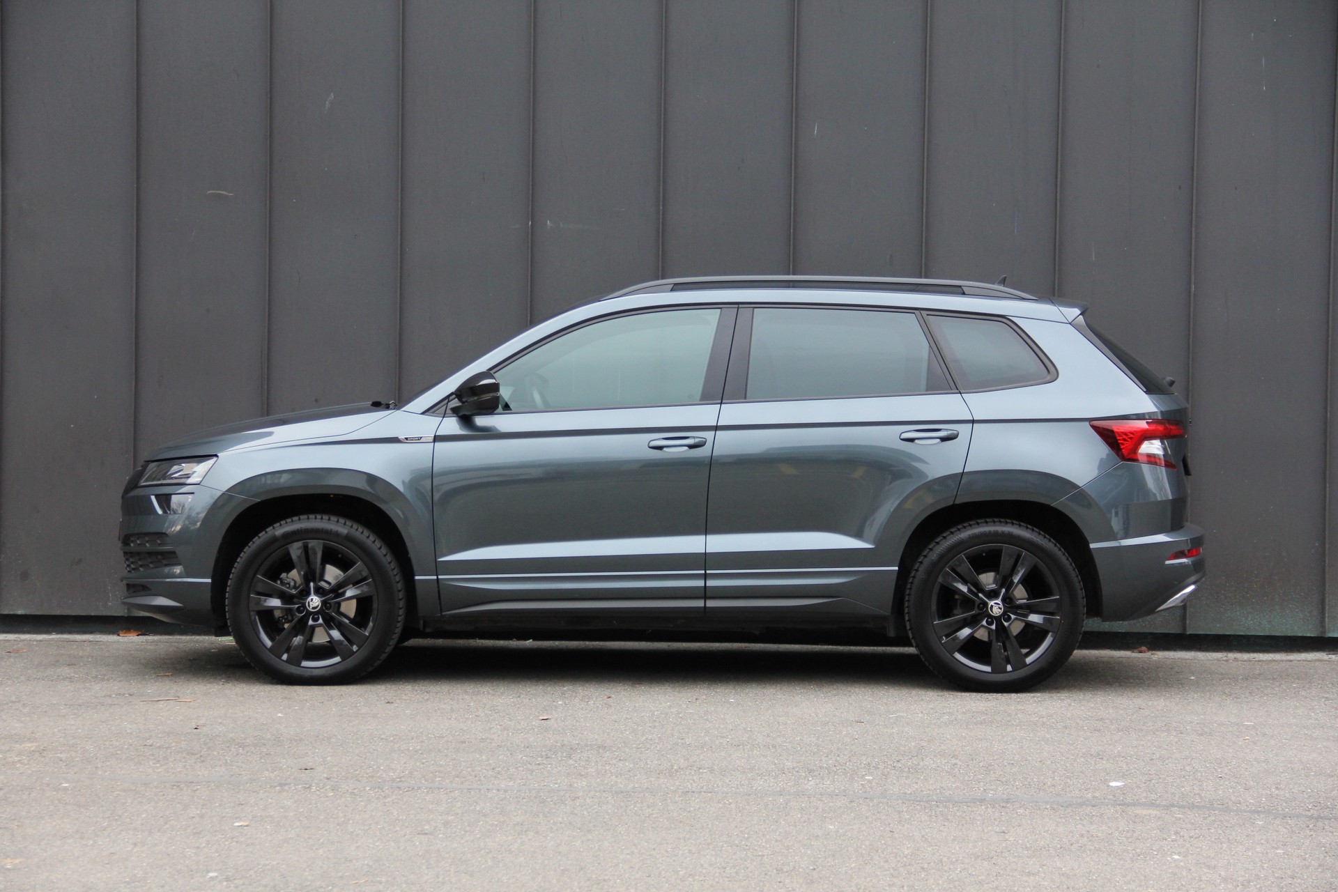 SKODA Karoq 2.0 TDI SCR SportLine 4x4 DSG ***ANHÄNGERKUPPLUNG-2100Kg*** 190-PS-image-6