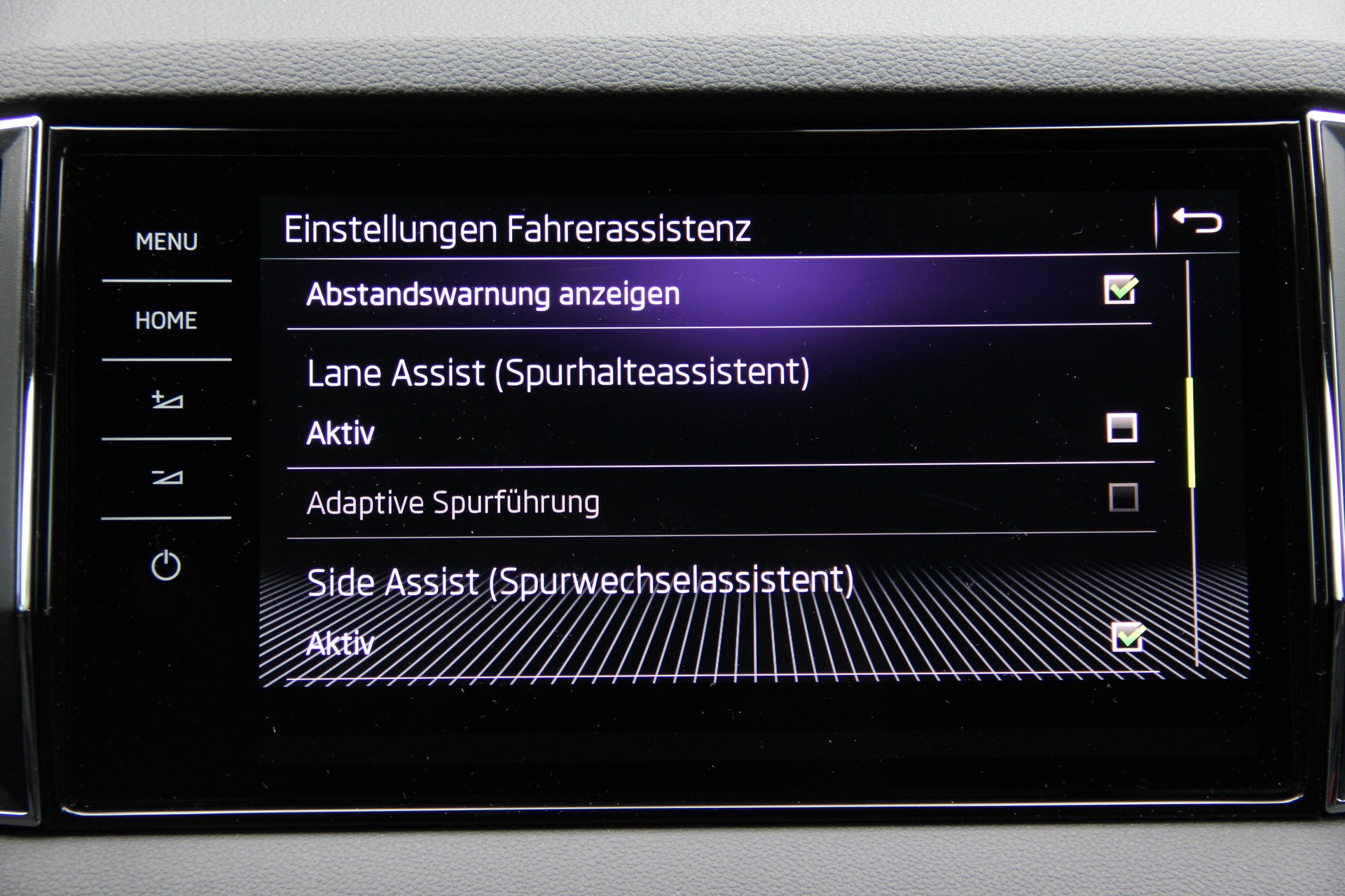SKODA Karoq 2.0 TDI SCR SportLine 4x4 DSG ***ANHÄNGERKUPPLUNG-2100Kg*** 190-PS-image-12