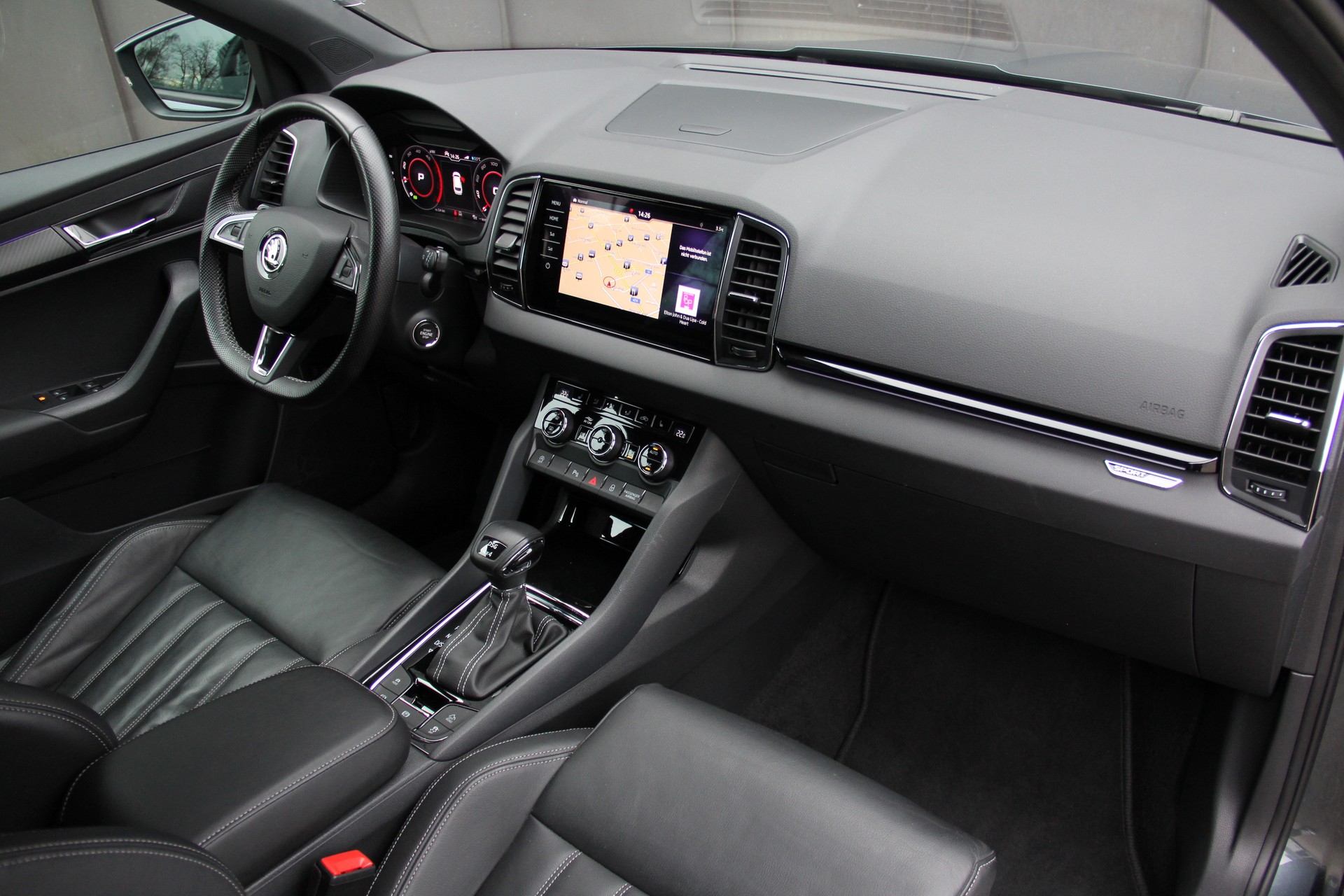 SKODA Karoq 2.0 TDI SCR SportLine 4x4 DSG ***ANHÄNGERKUPPLUNG-2100Kg*** 190-PS-image-8