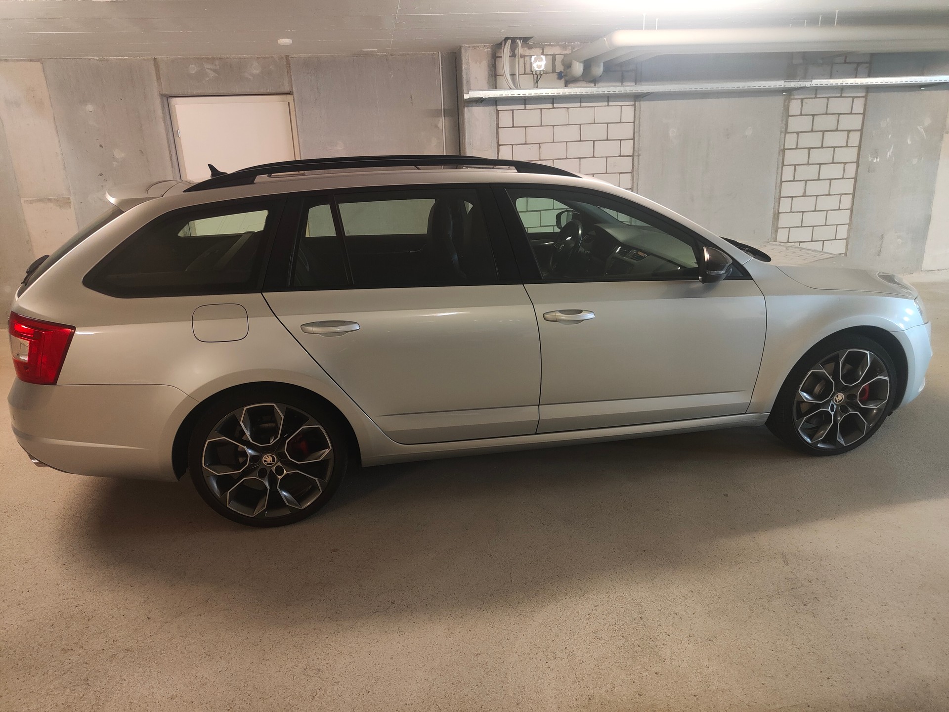 SKODA 2.0 TSI RS DSG-image-2