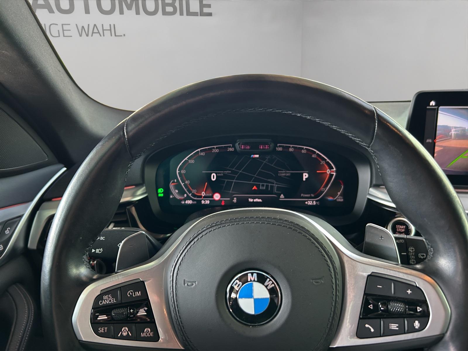 BMW 530i xDrive SAG Touring-image-12