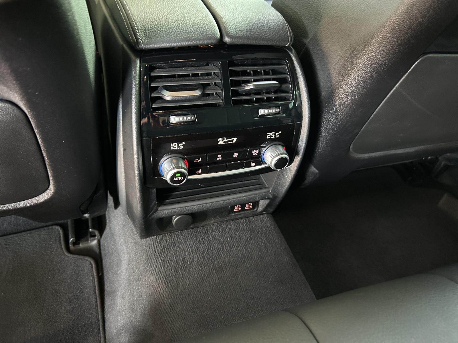 BMW 530i xDrive SAG Touring-image-19