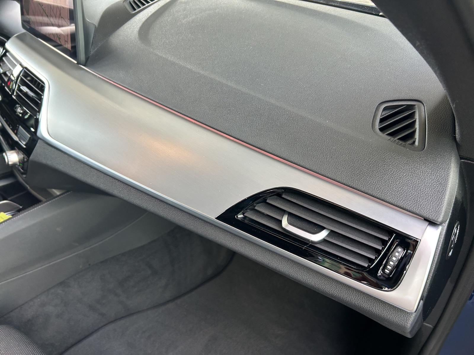 BMW 530i xDrive SAG Touring-image-16