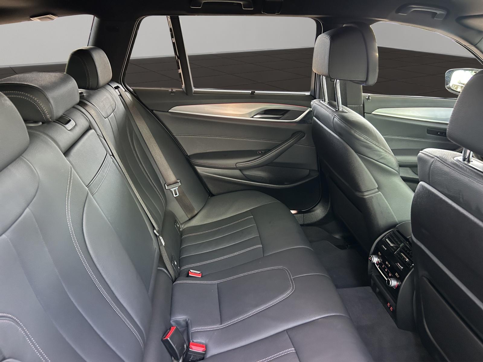 BMW 530i xDrive SAG Touring-image-21