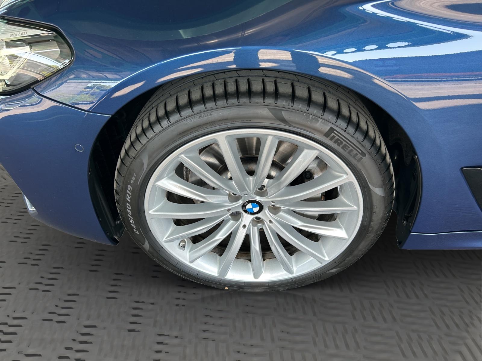 BMW 530i xDrive SAG Touring-image-29