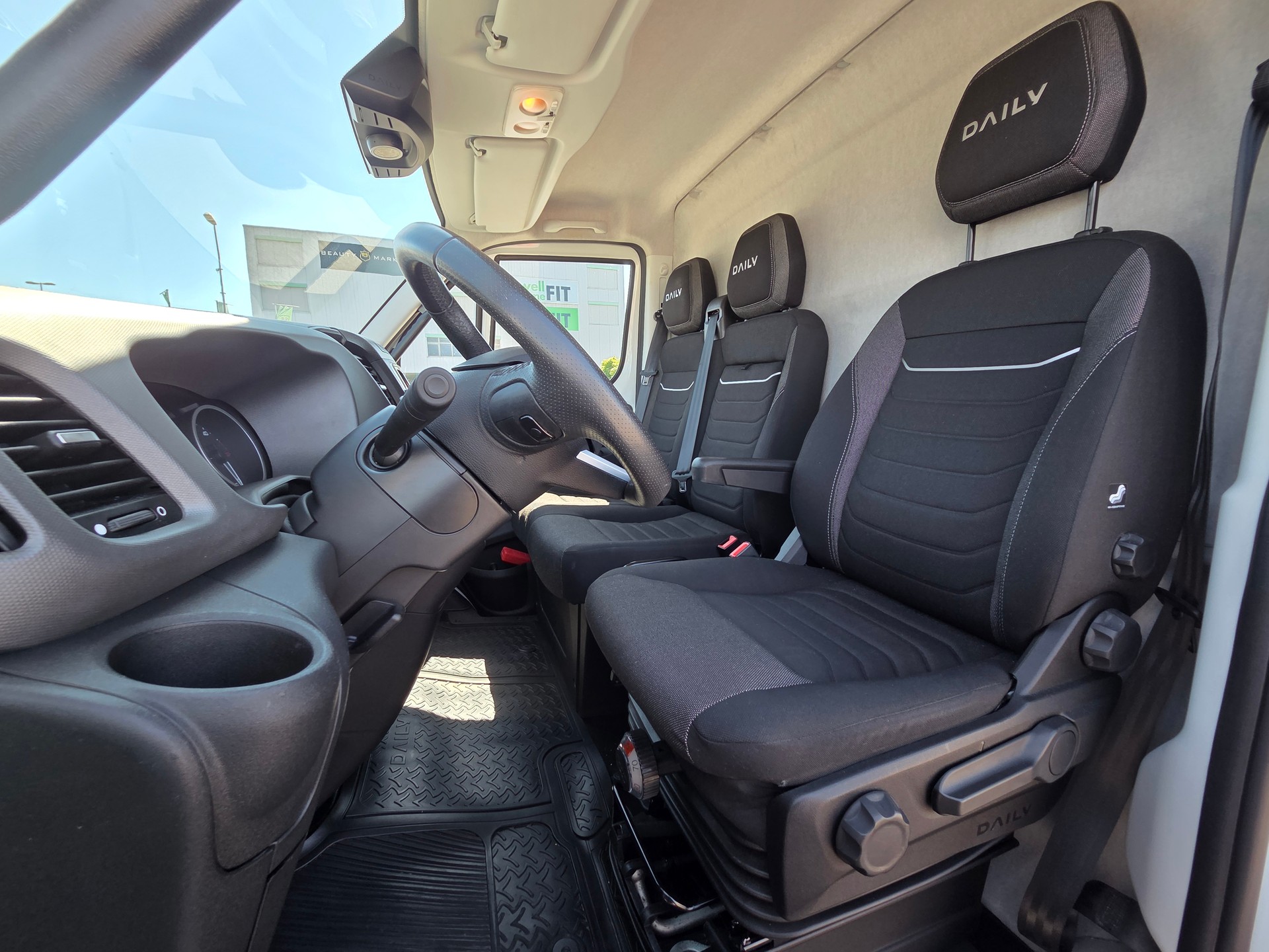 IVECO 35 S 16 A8 V KURZ, AHK 3.5T, AUTOMAT-image-9