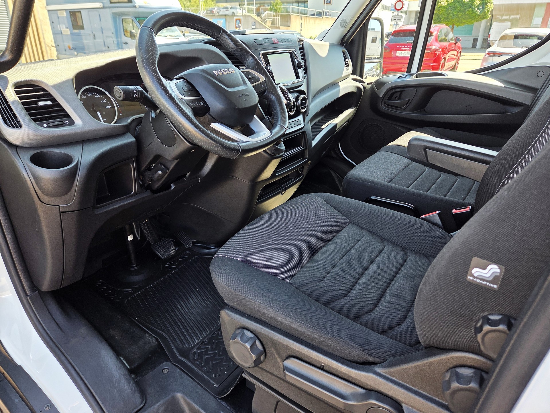 IVECO 35 S 16 A8 V KURZ, AHK 3.5T, AUTOMAT-image-8