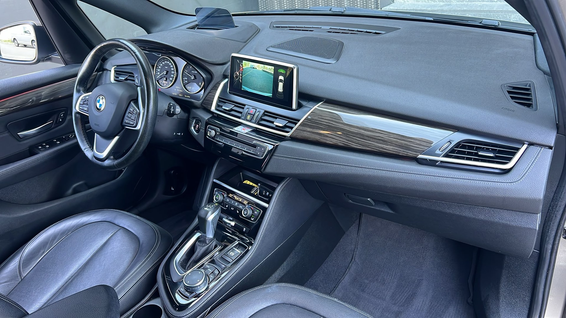 BMW 220d xDrive Active Tourer Luxury Line Steptronic-image-11