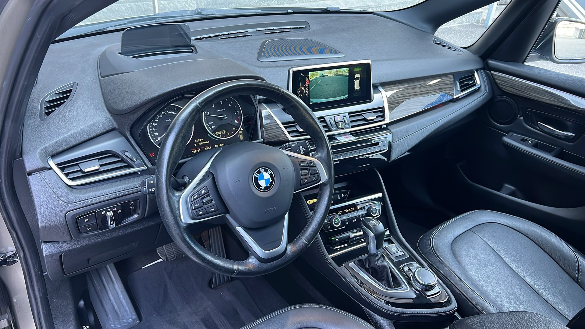 BMW 220d xDrive Active Tourer Luxury Line Steptronic-image-9