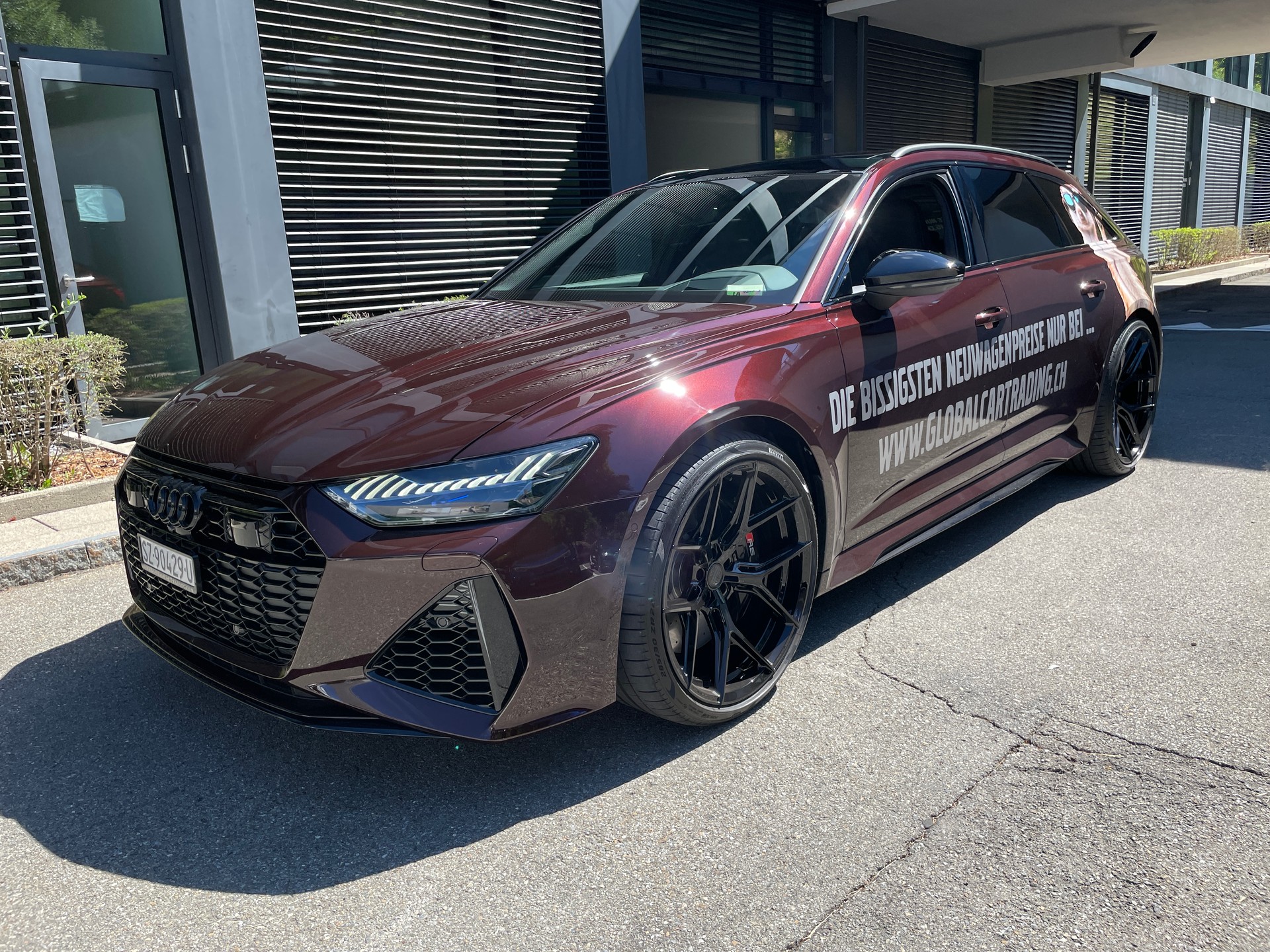 AUDI RS6 Avant 4.0 TFSI V8 quattro mit Milltek-Abgasanlage und Vossen