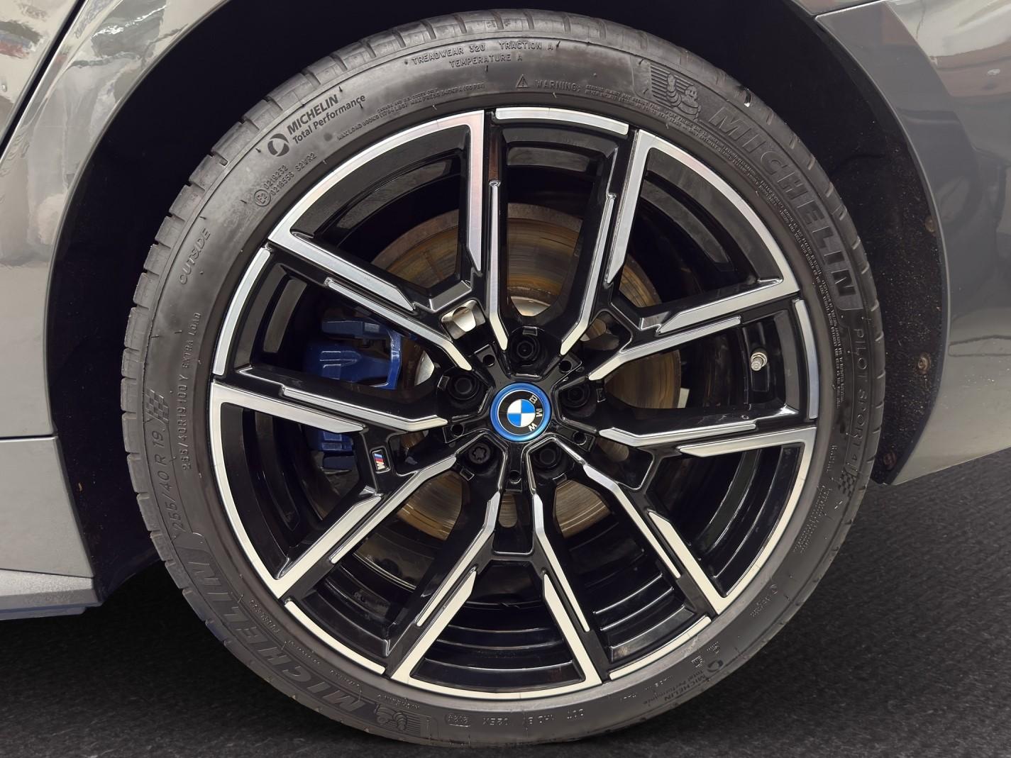 BMW i4 M50-image-9