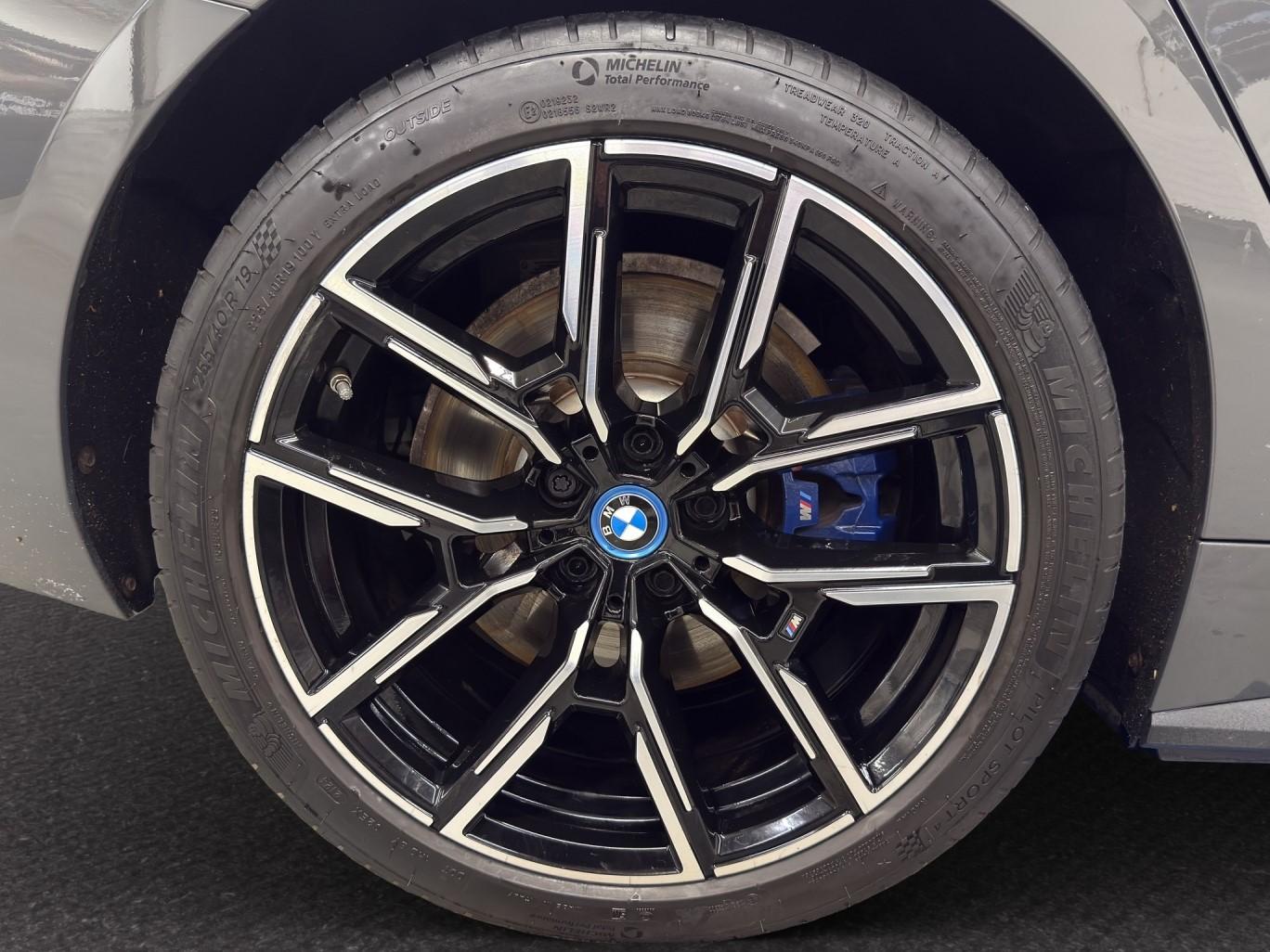 BMW i4 M50-image-10