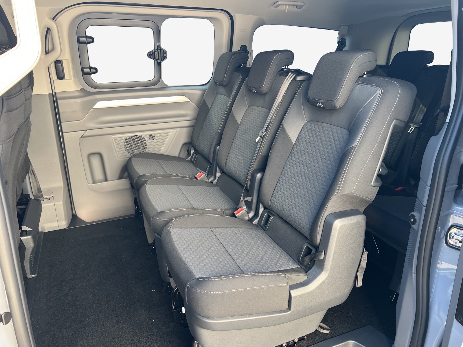 VW Caravelle Life Edition RS 3100mm 4Motion-image-6