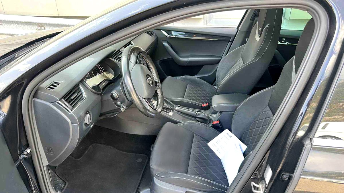 SKODA Octavia Combi 2.0 TDI RS 4x4 DSG-image-4