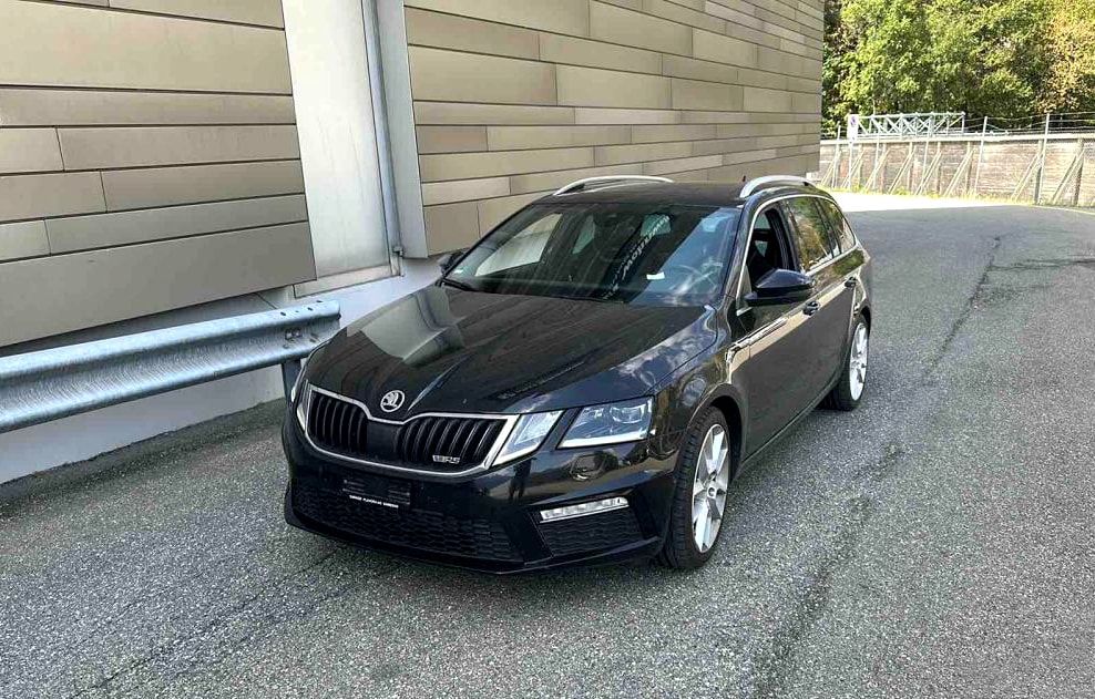 SKODA Octavia Combi 2.0 TDI RS 4x4 DSG-image-2