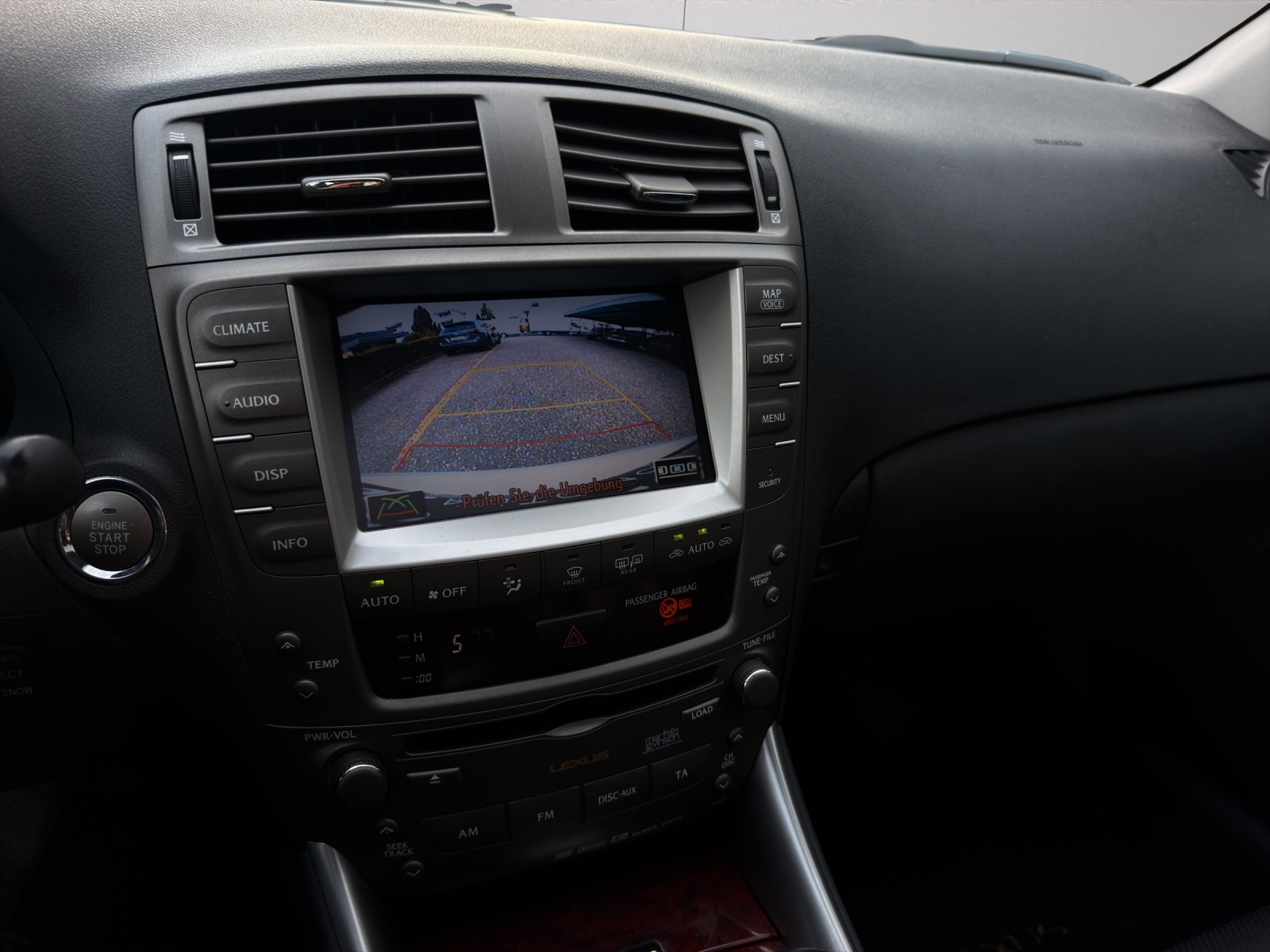 LEXUS IS 250 Sport-image-16