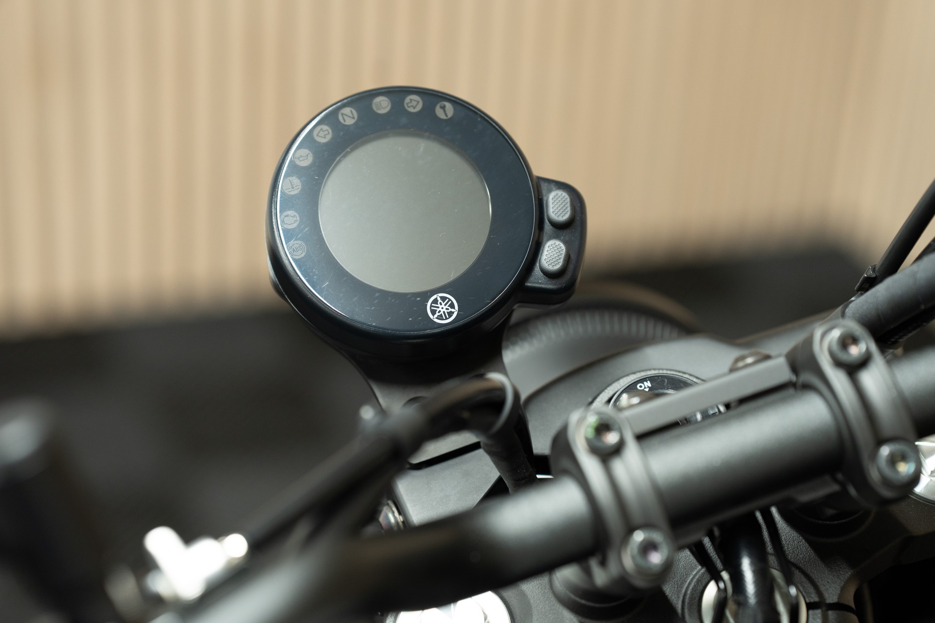 YAMAHA XSR 700-showroom-element-2