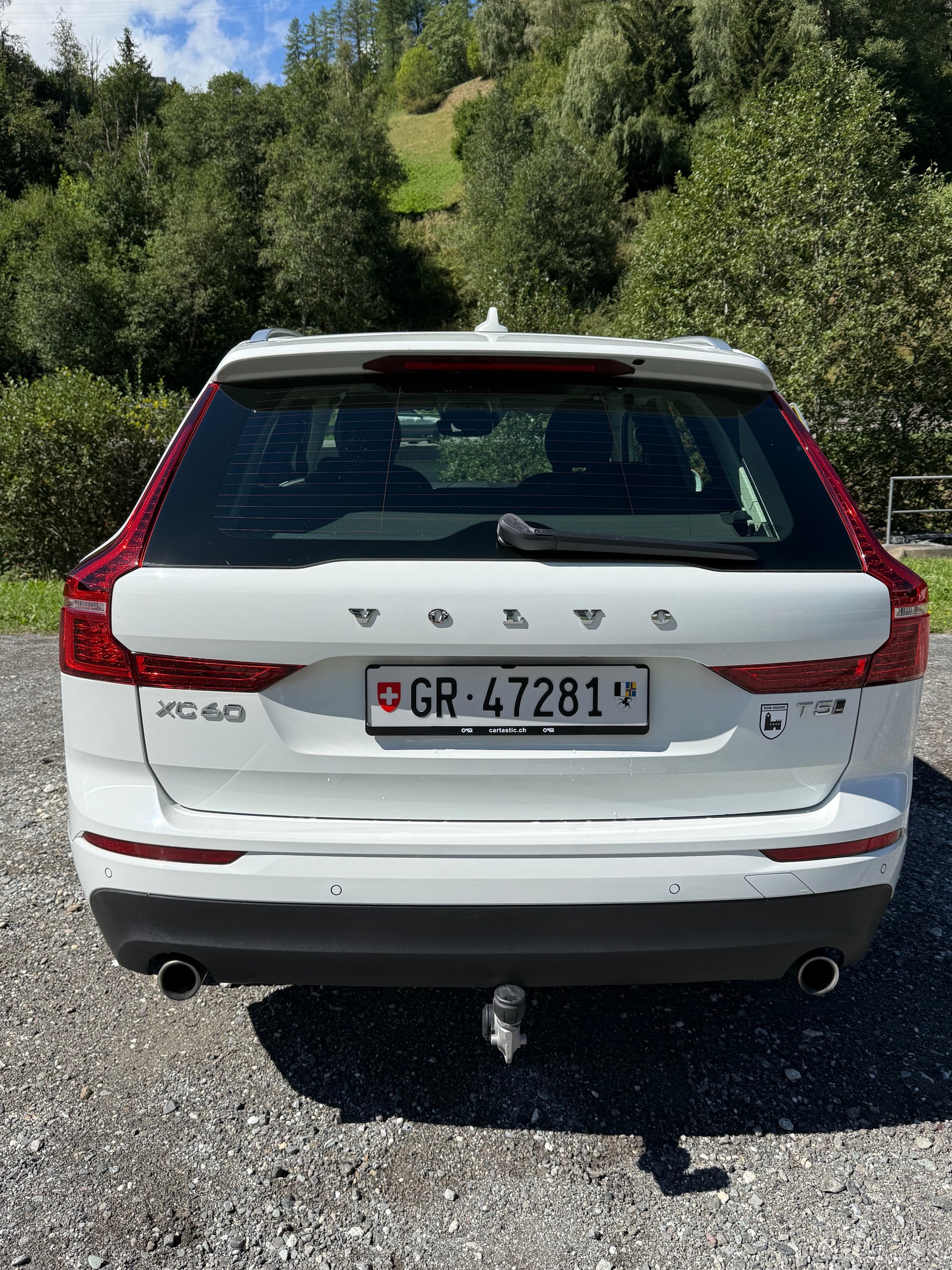 VOLVO 2.0 T5 Momentum AWD-image-6