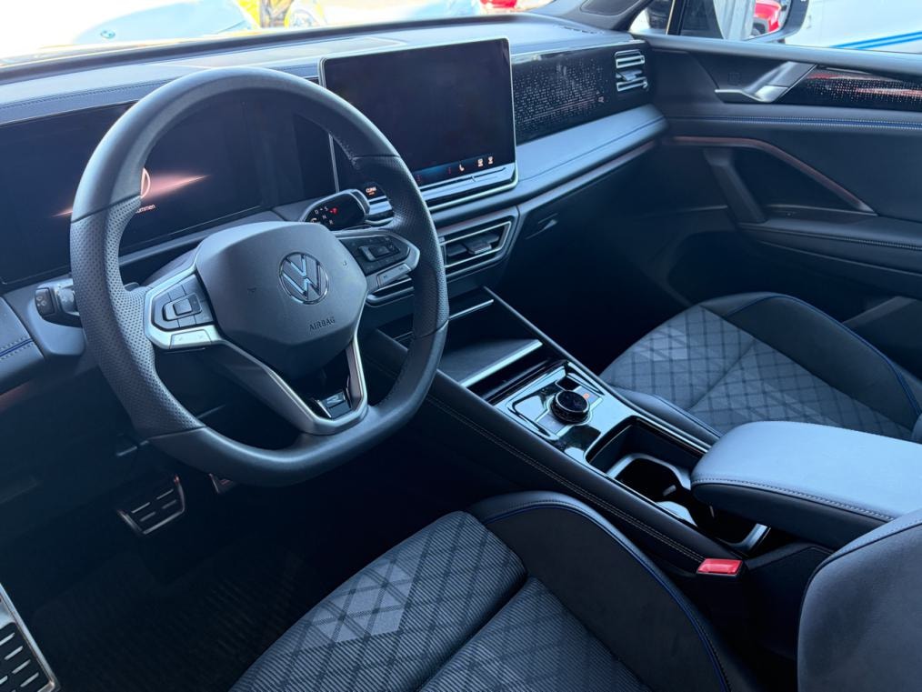 VW Tiguan 2.0 TDi R-Line 4M Black Style-image-3