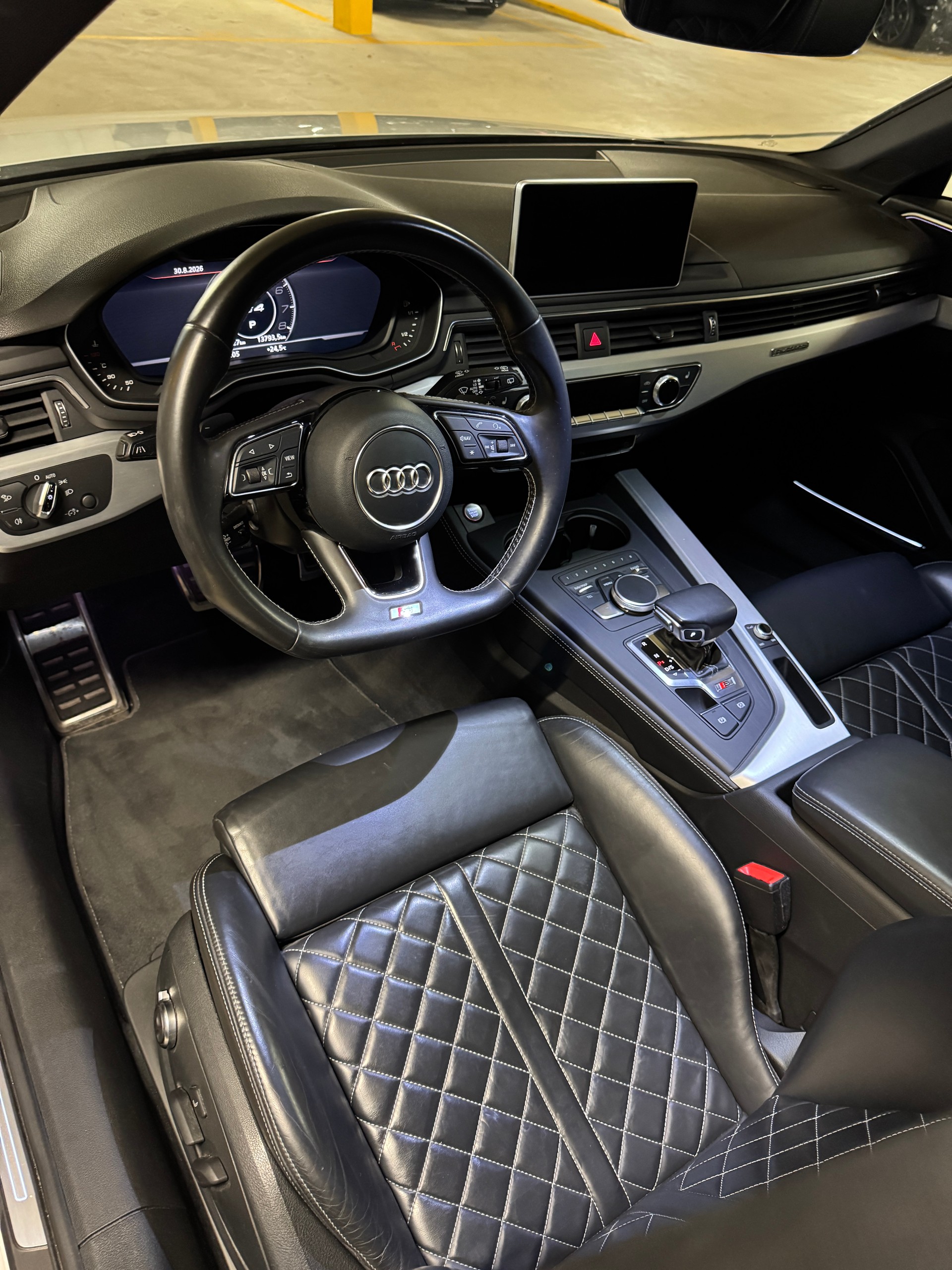 AUDI 3.0 V6 TFSI quattro S-Tronic-image-5