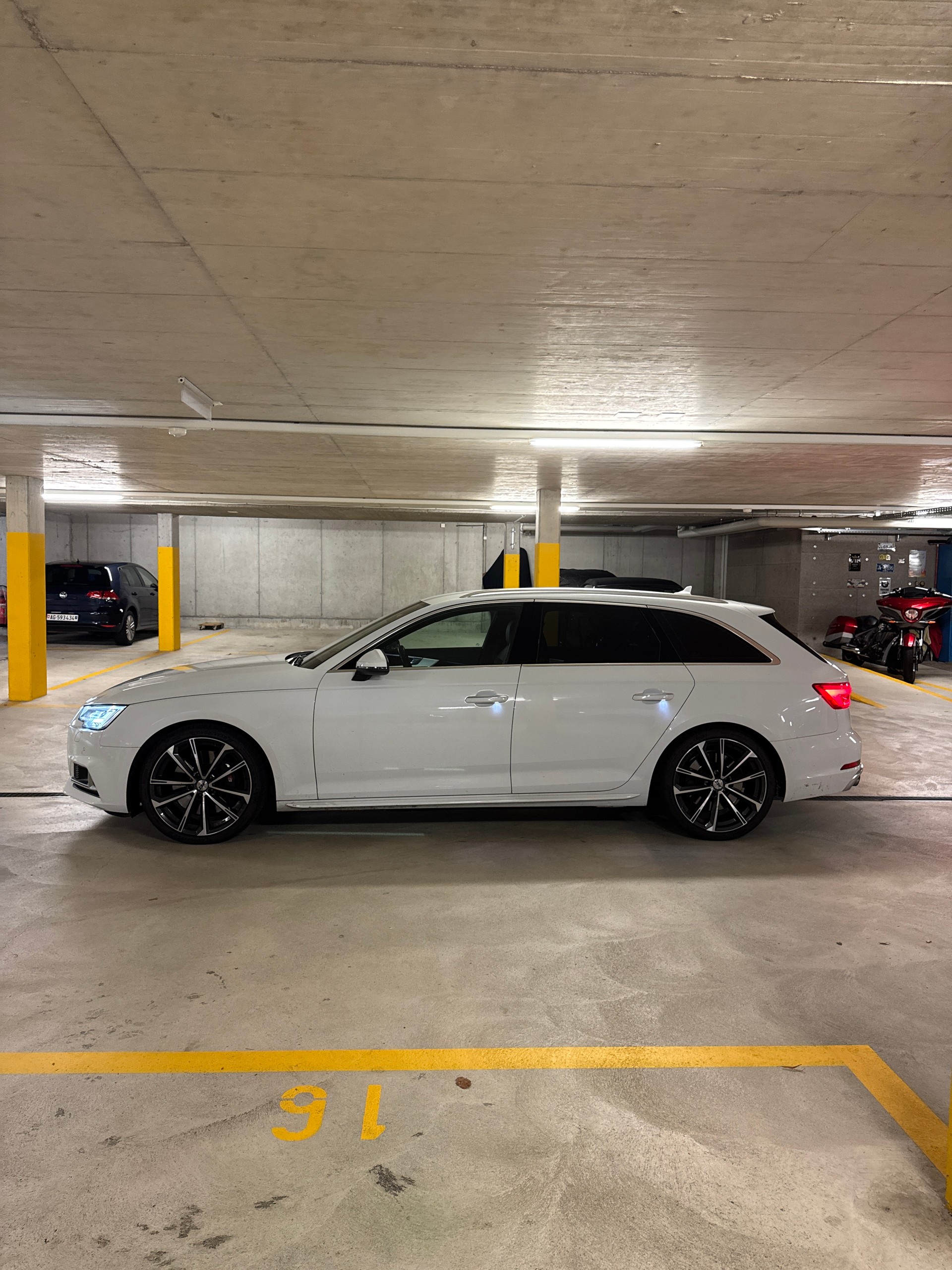 AUDI 3.0 V6 TFSI quattro S-Tronic-image-3