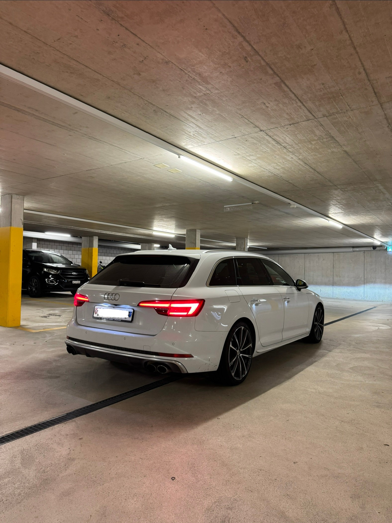 AUDI 3.0 V6 TFSI quattro S-Tronic-image-2