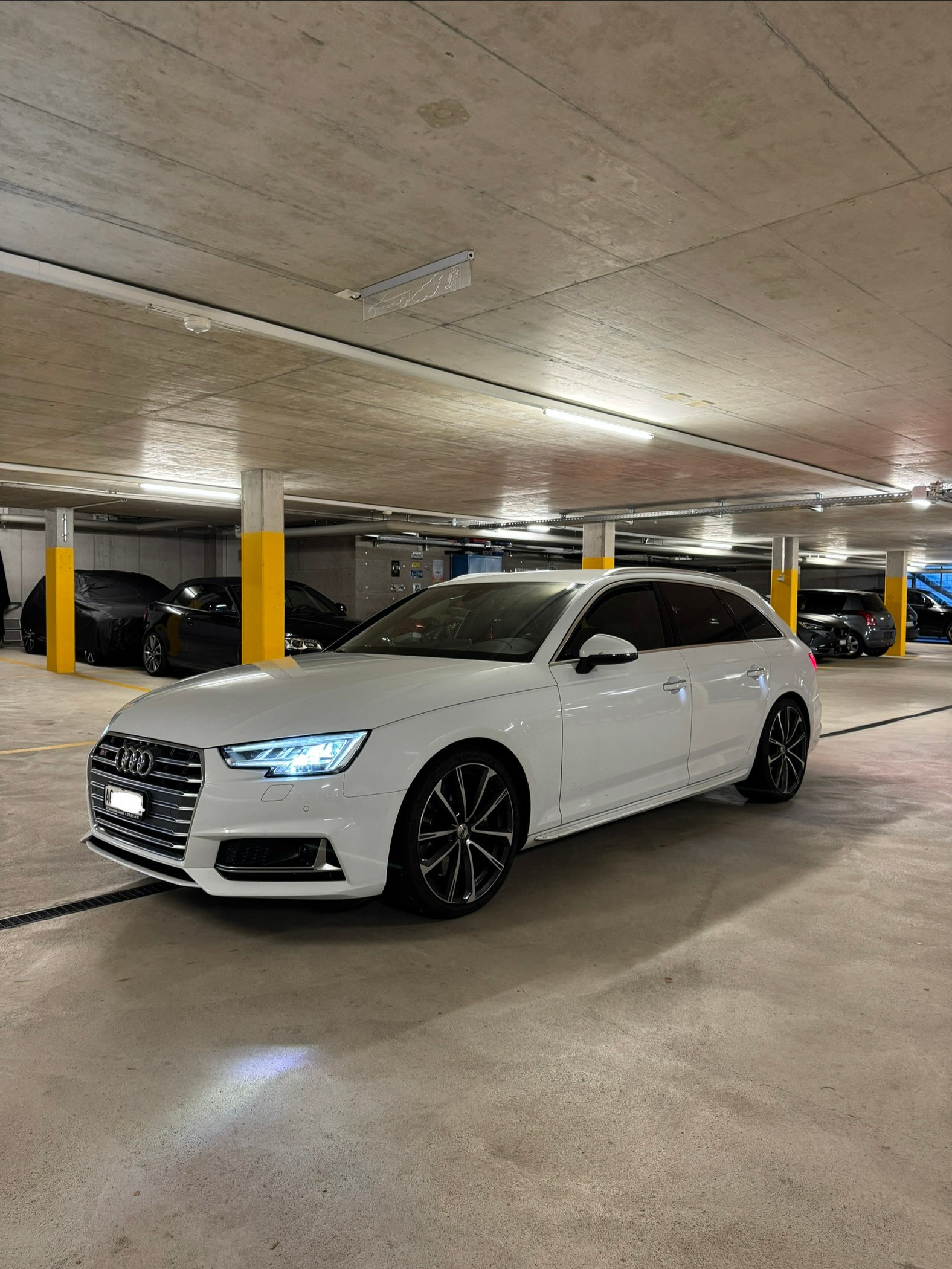 AUDI 3.0 V6 TFSI quattro S-Tronic-image-1