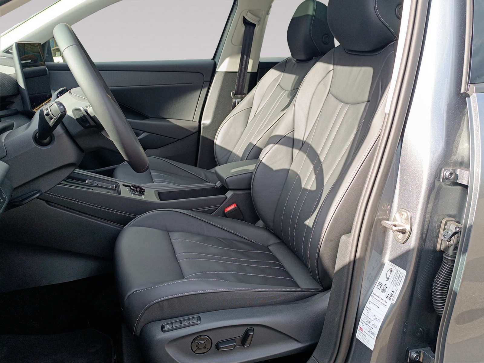 VW VW T-Roc Style 1.5TSI eHybrid / Vollausstattung-image-7