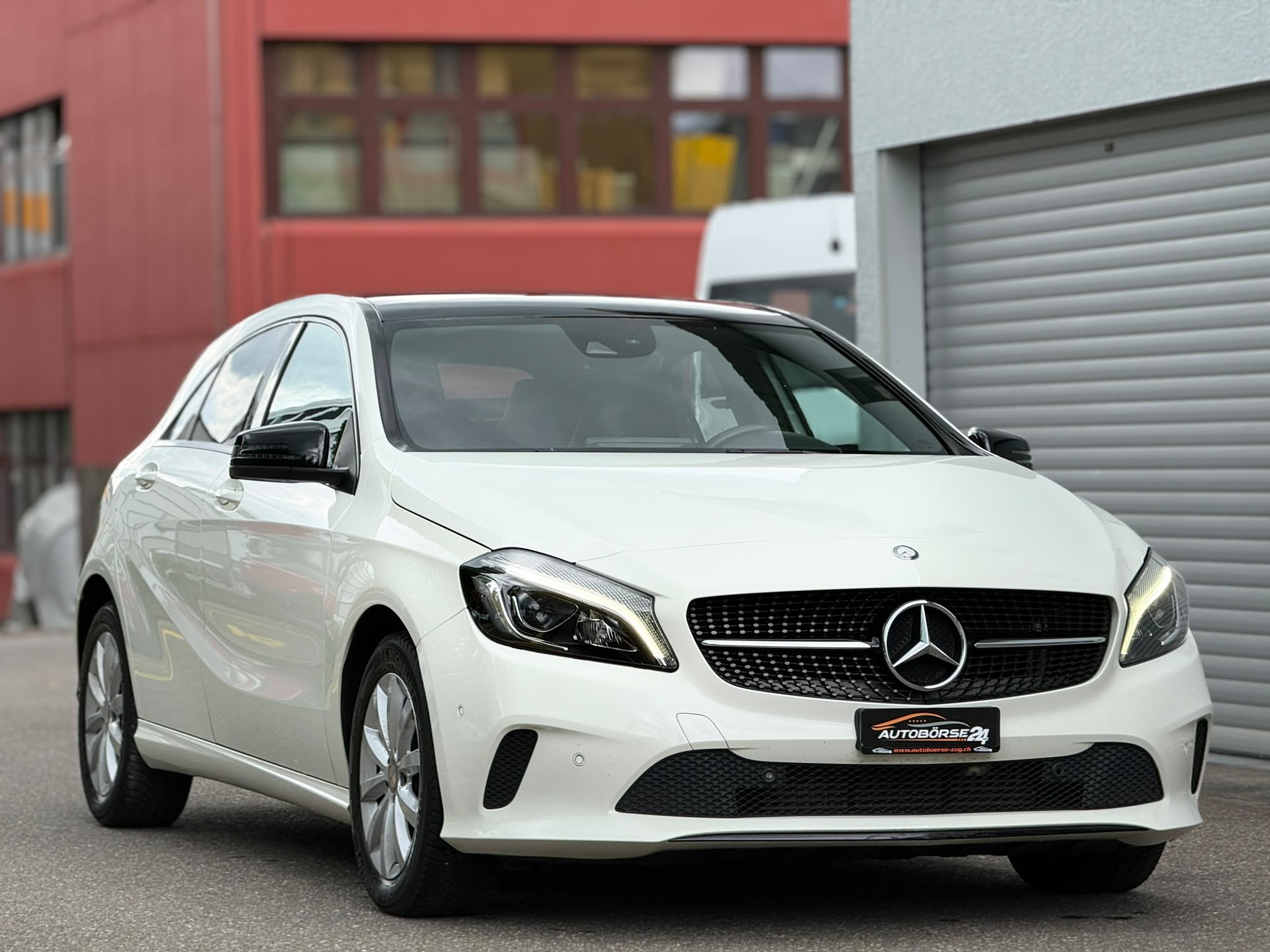 MERCEDES-BENZ A 200 Urban-image-1