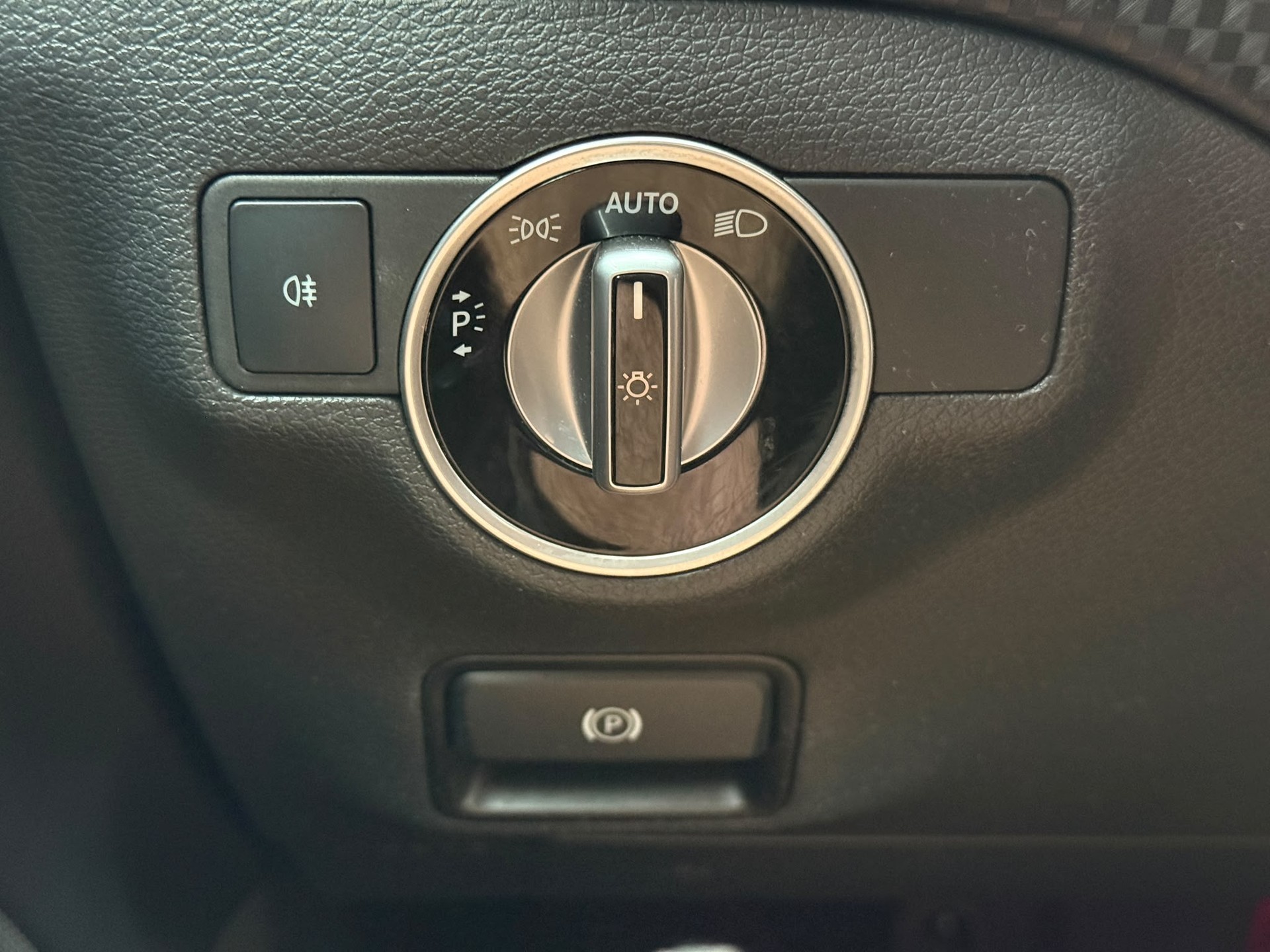 MERCEDES-BENZ A 200 Urban-image-18