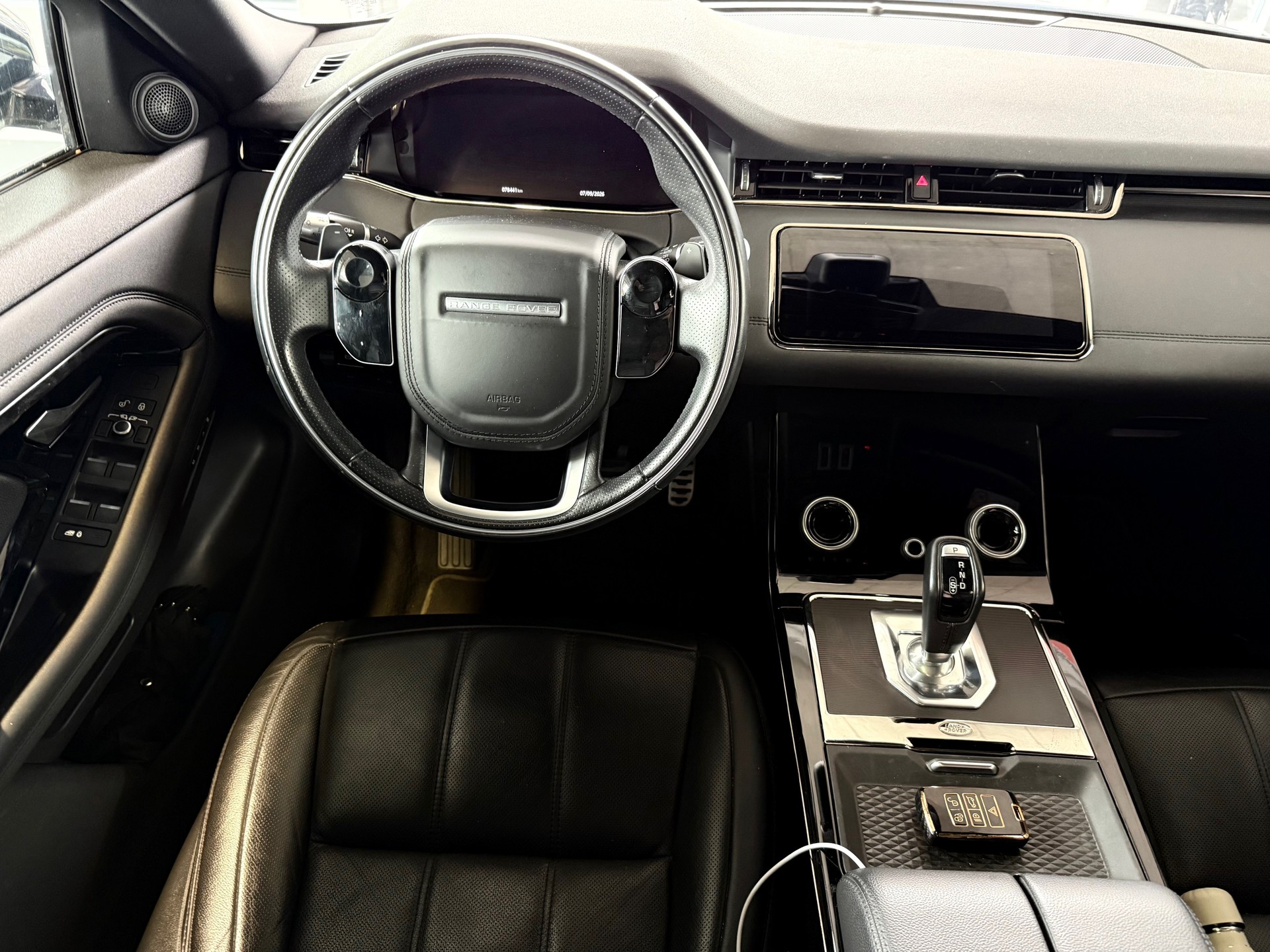 LAND ROVER Range Rover Evoque R-Dynamic D 180 AT9-image-9