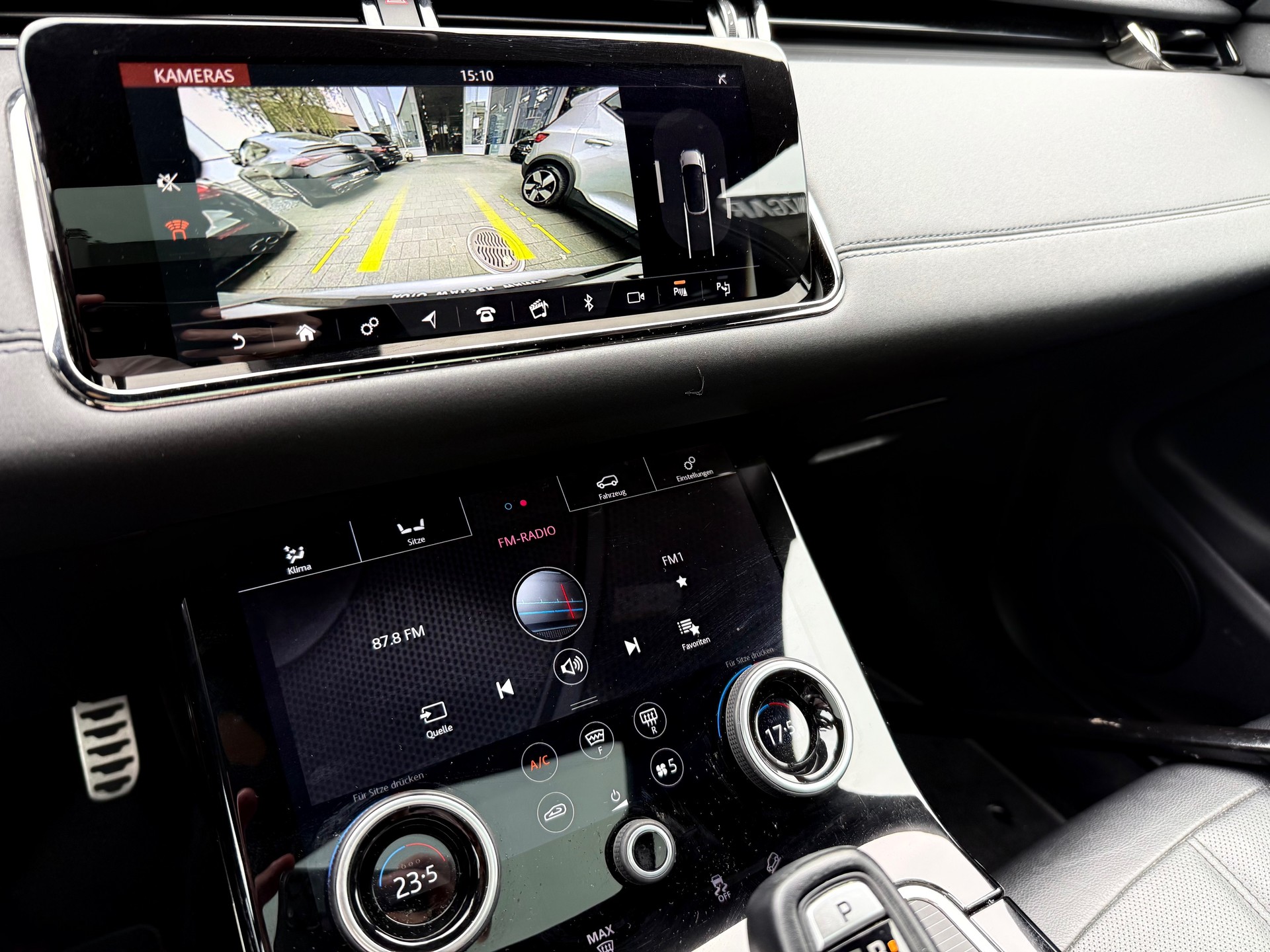 LAND ROVER Range Rover Evoque R-Dynamic D 180 AT9-image-12