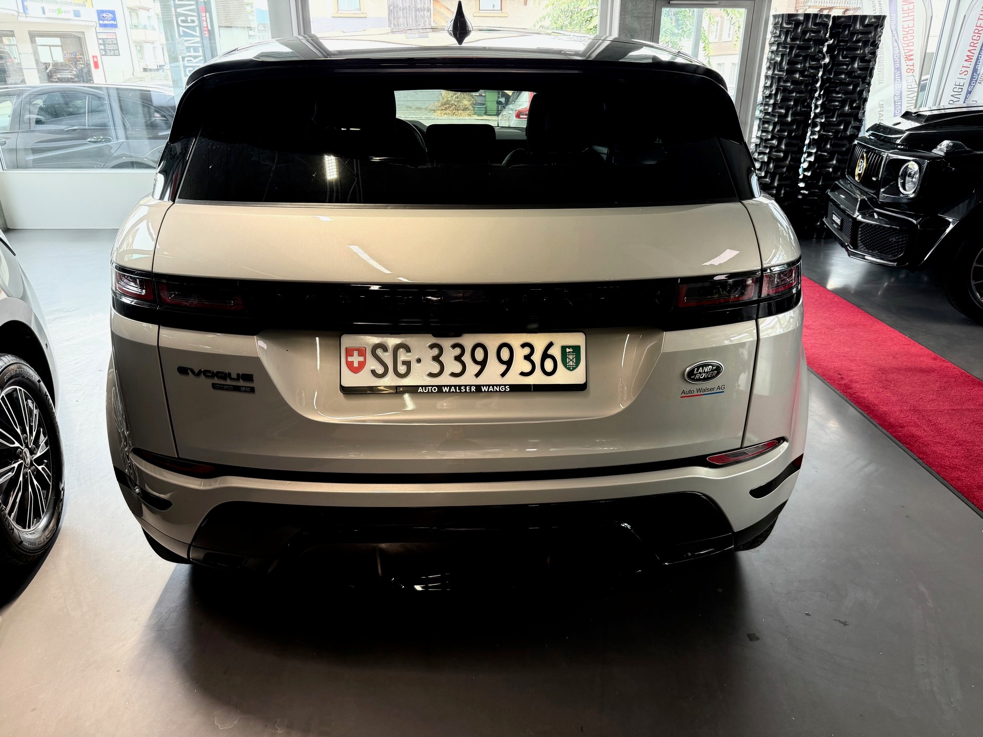 LAND ROVER Range Rover Evoque R-Dynamic D 180 AT9-image-4