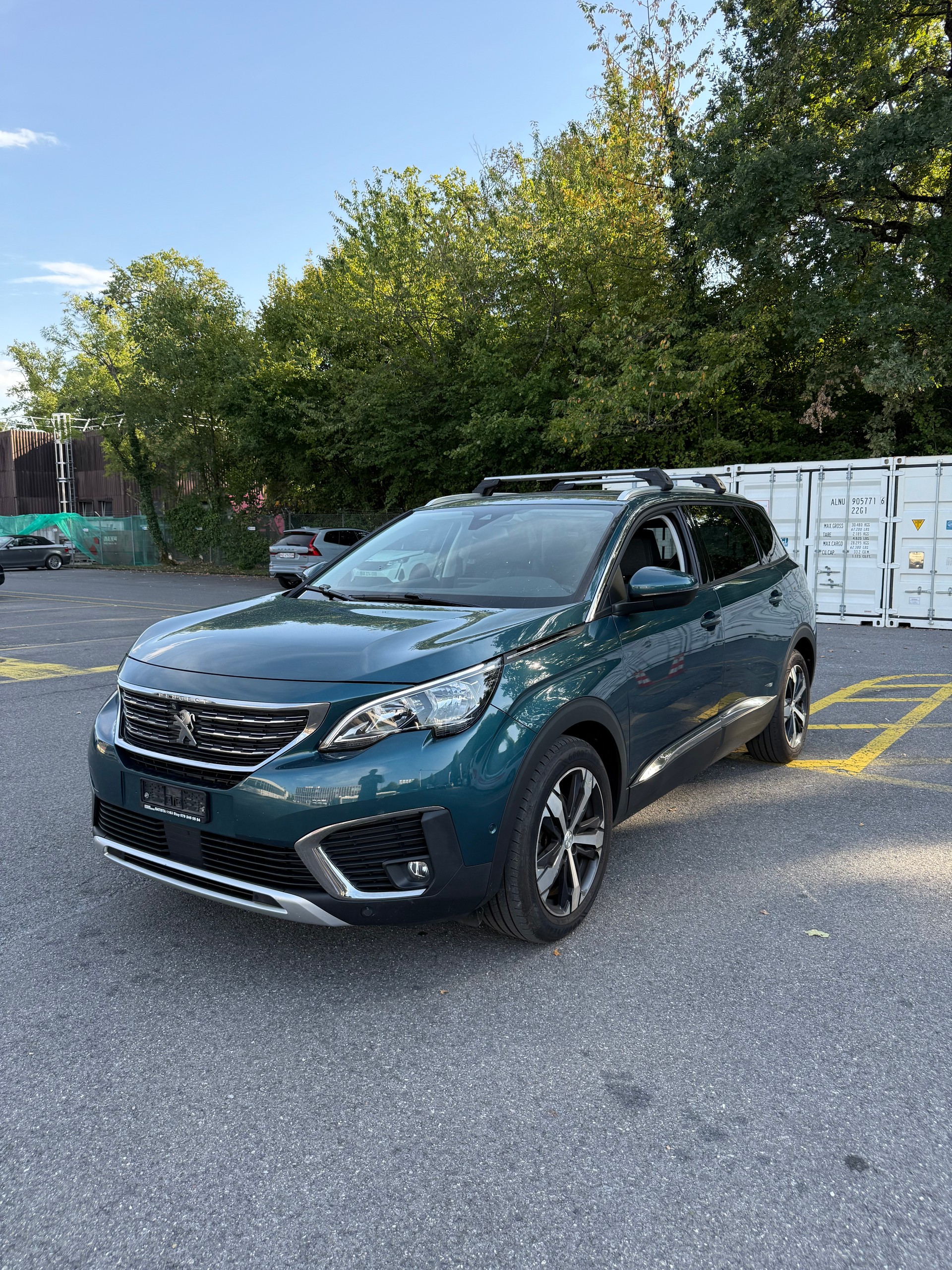 PEUGEOT 5008 1.2 Pure Tech Allure EAT8-image-0
