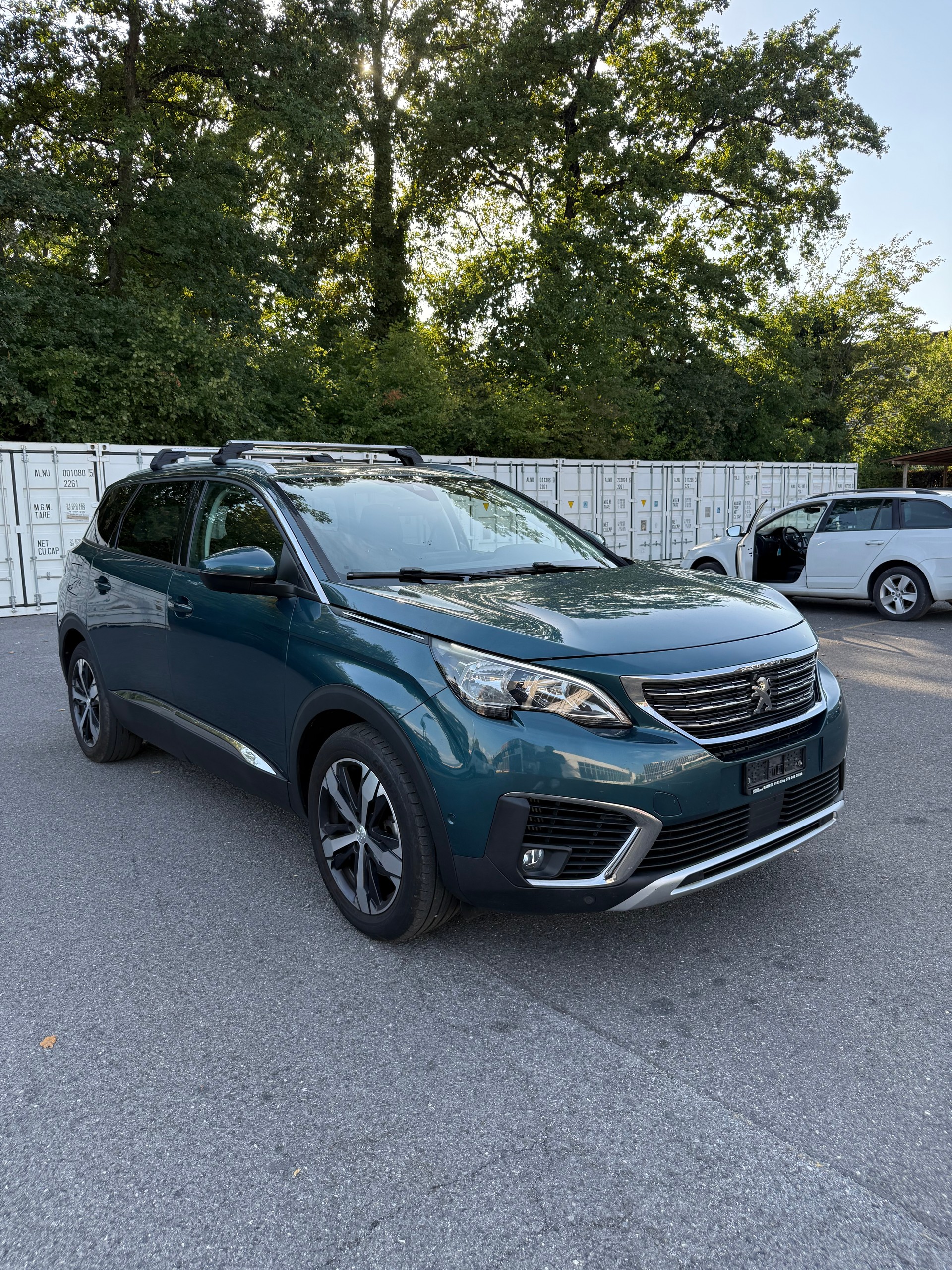 PEUGEOT 5008 1.2 Pure Tech Allure EAT8-image-5