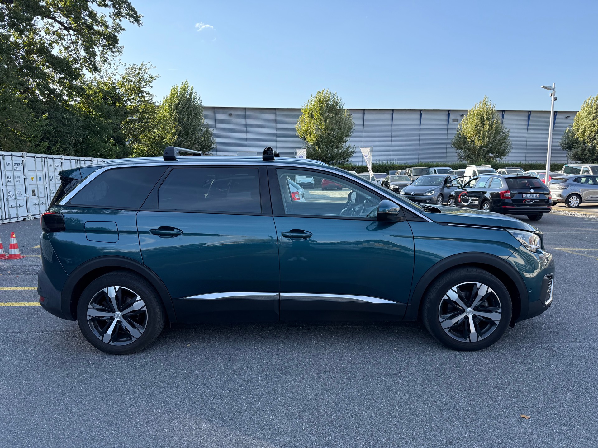 PEUGEOT 5008 1.2 Pure Tech Allure EAT8-image-4