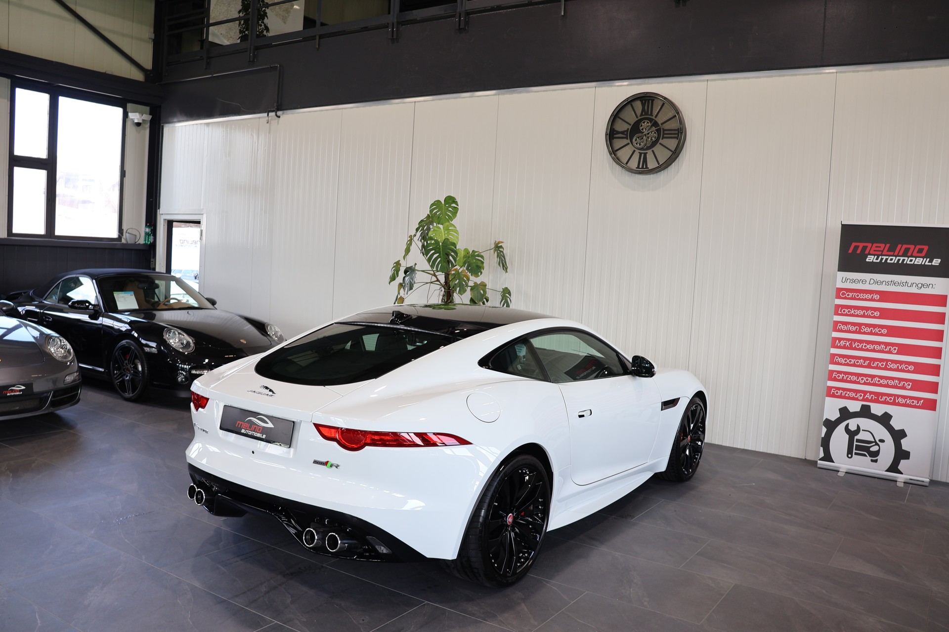 JAGUAR F-Type Coupé R 5.0 V8 S/C AWD-image-9