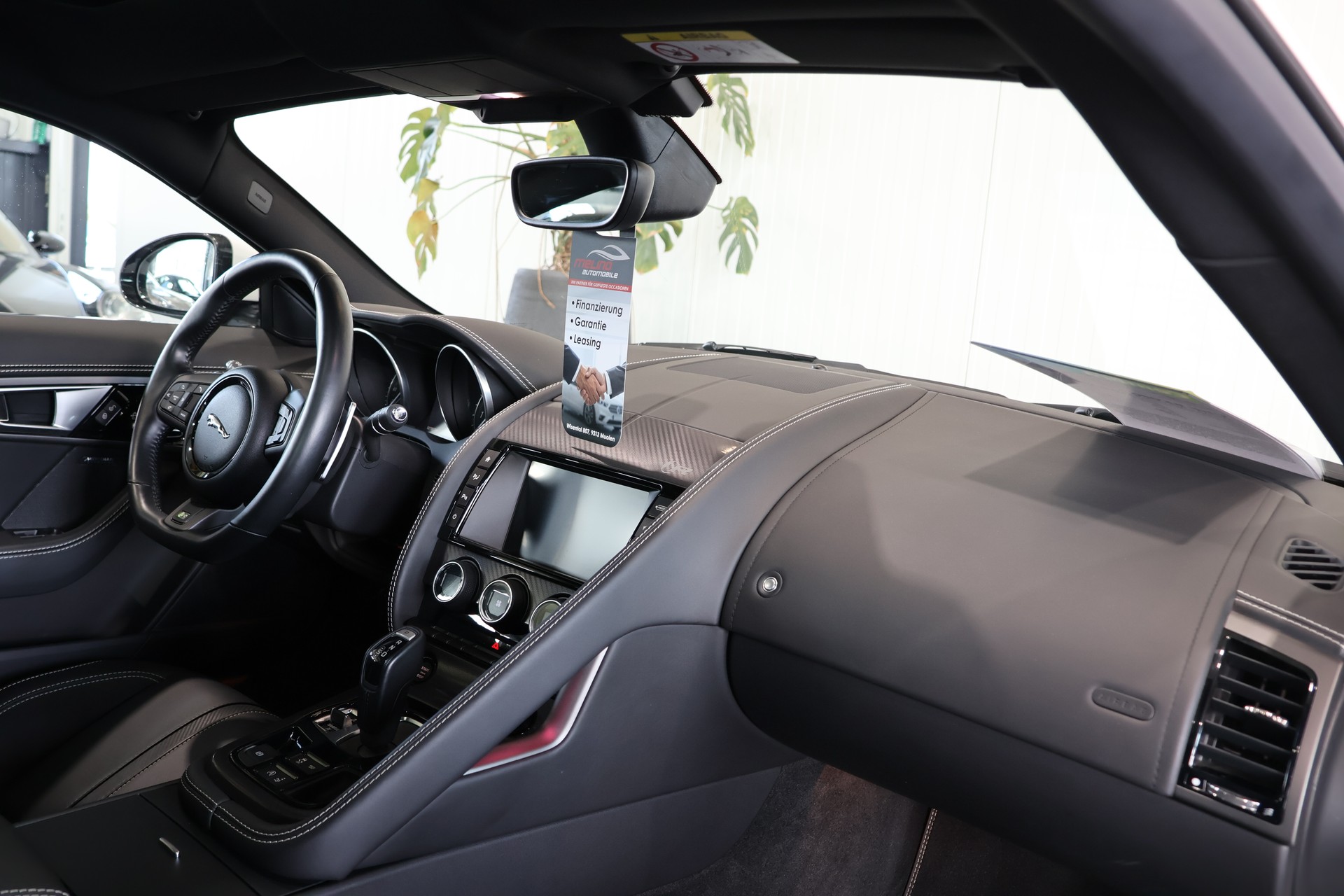 JAGUAR F-Type Coupé R 5.0 V8 S/C AWD-image-11
